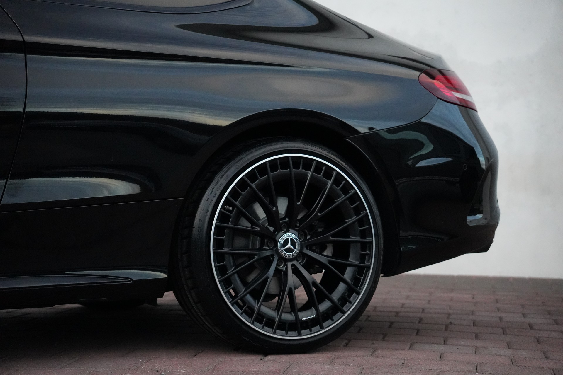 MERCEDES-BENZ C 300 Coupé AMG Line 9G-tronic (CH)-showroom-element-2