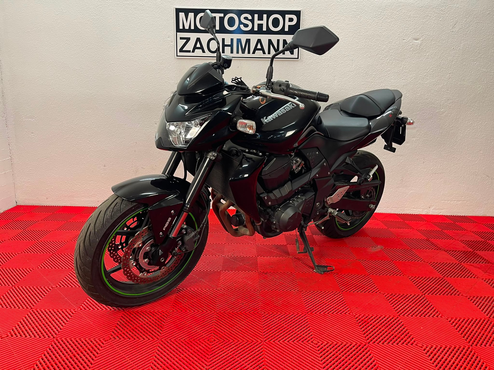 KAWASAKI Z 750 ABS-showroom-element-2