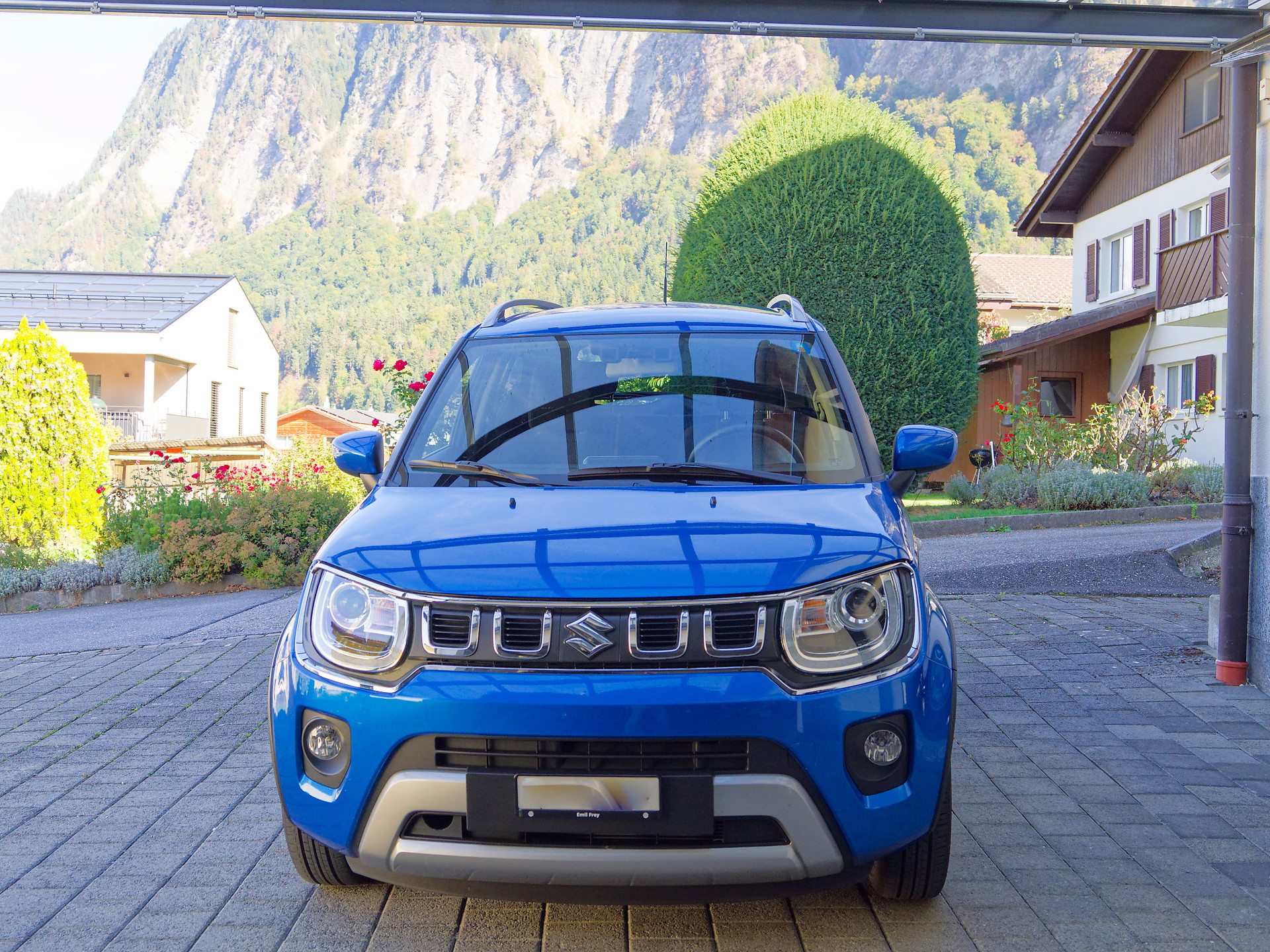 SUZUKI 1.2 Compact Hybrid 4x4-image-1