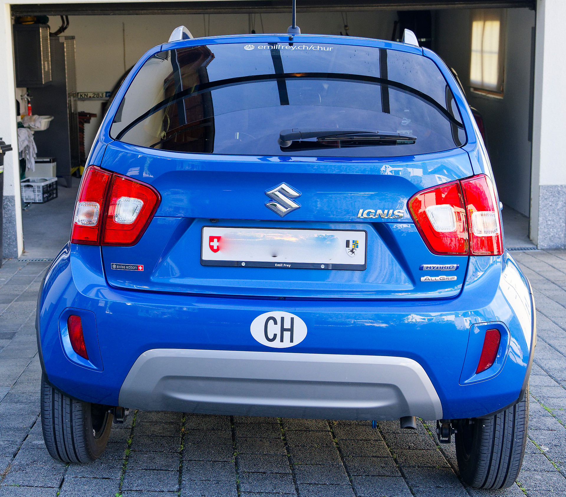 SUZUKI 1.2 Compact Hybrid 4x4-image-2