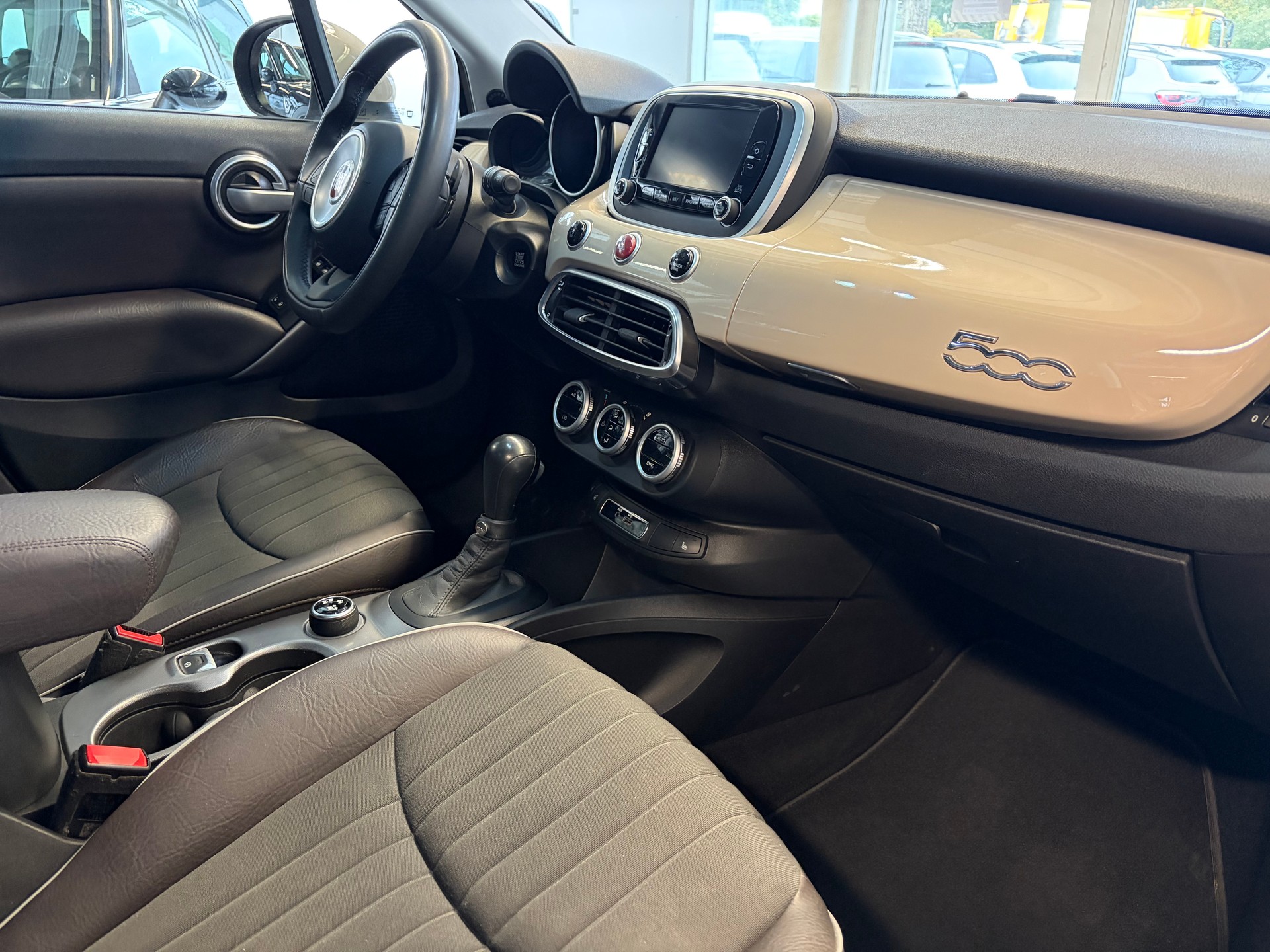 FIAT 500X 1.4T Lounge DCT | CH Fahrzeug | Pastell | Navigation | Lounge Pack | DAB+ | Winter Paket |-image-30