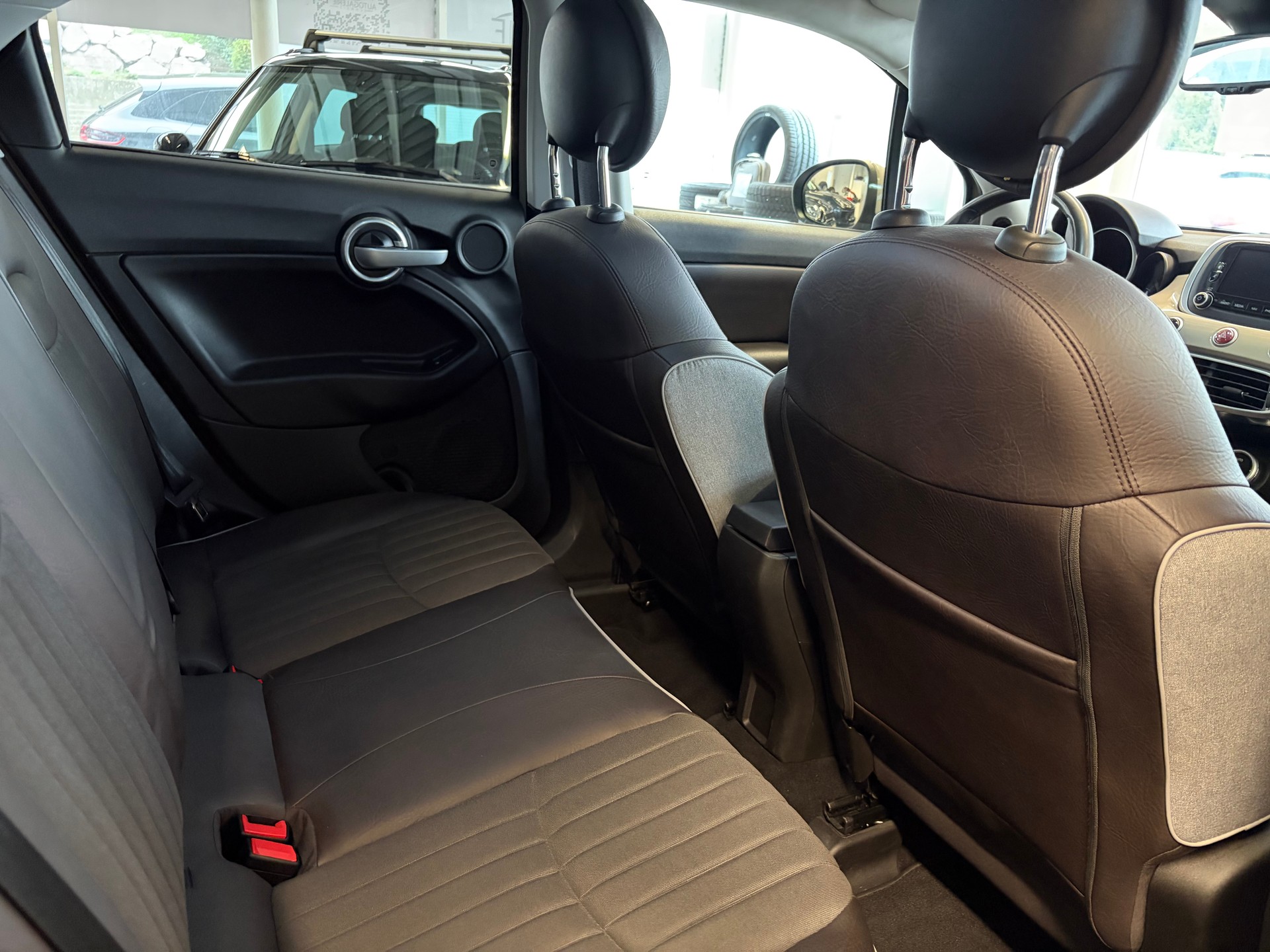 FIAT 500X 1.4T Lounge DCT | CH Fahrzeug | Pastell | Navigation | Lounge Pack | DAB+ | Winter Paket |-image-29