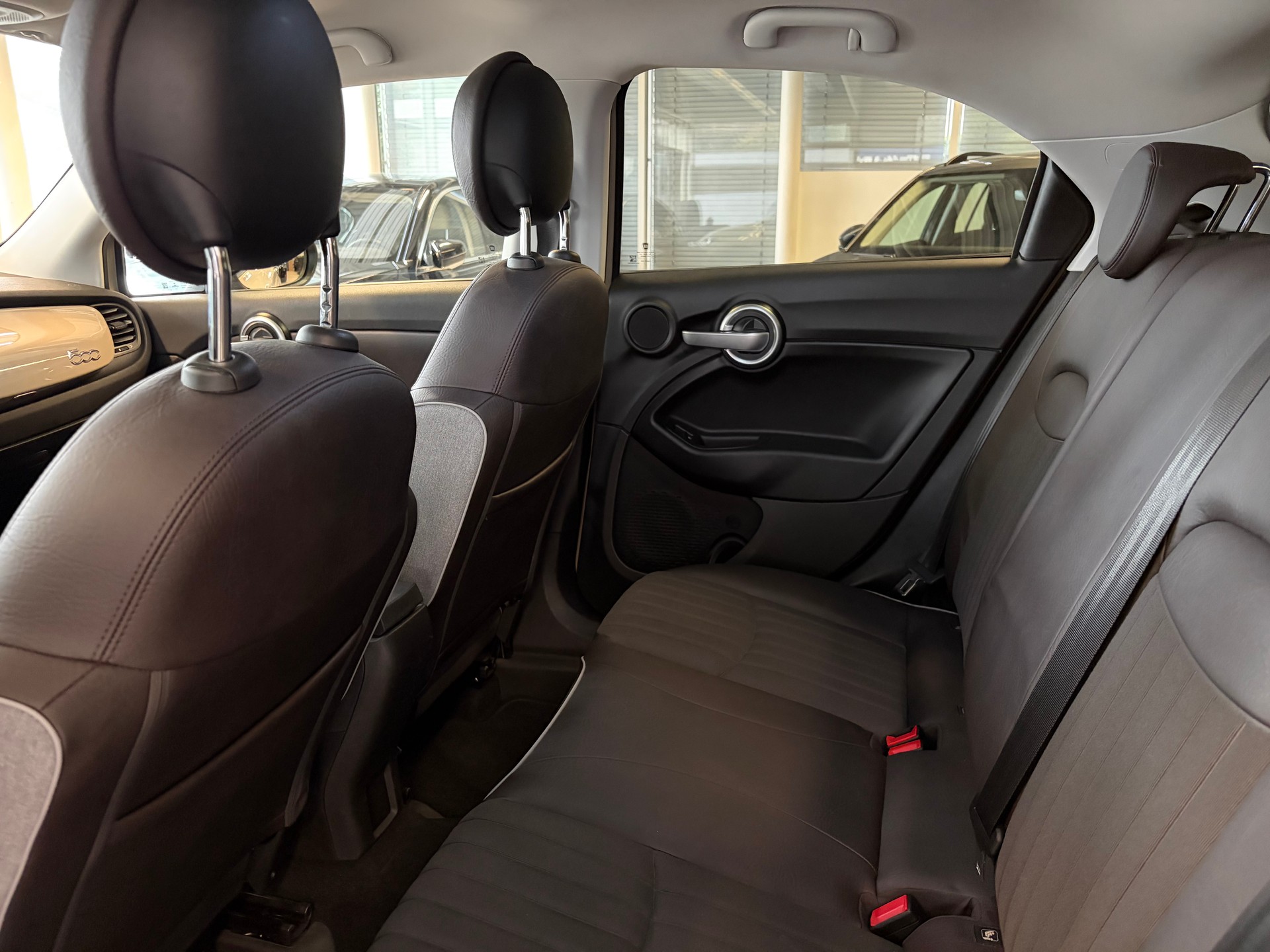 FIAT 500X 1.4T Lounge DCT | CH Fahrzeug | Pastell | Navigation | Lounge Pack | DAB+ | Winter Paket |-image-23