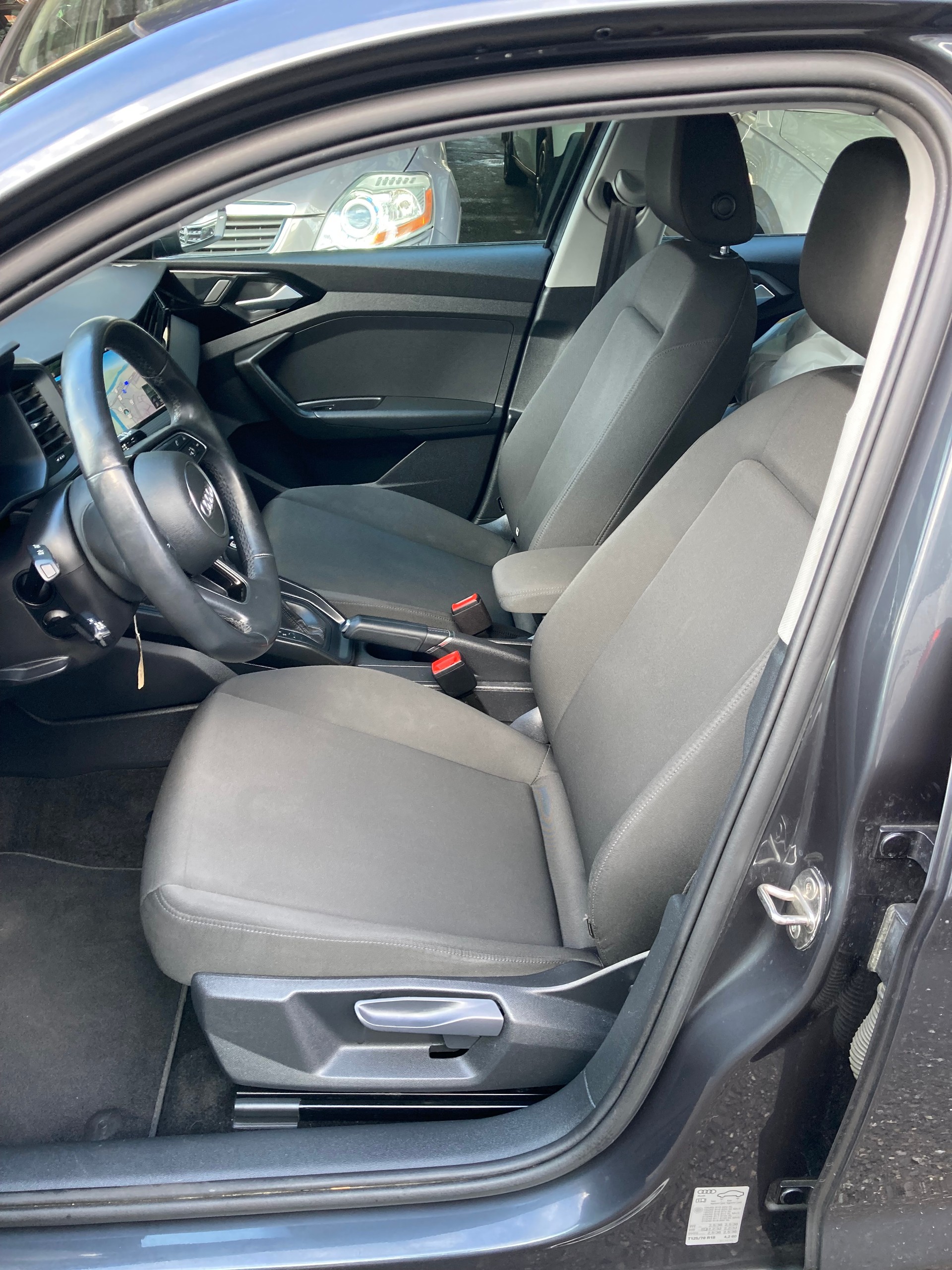 AUDI A1 Sportback 30 TFSI Attraction-image-7