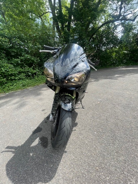 YAMAHA YZF-R1-image-1