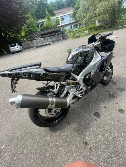 YAMAHA YZF-R1-image-5
