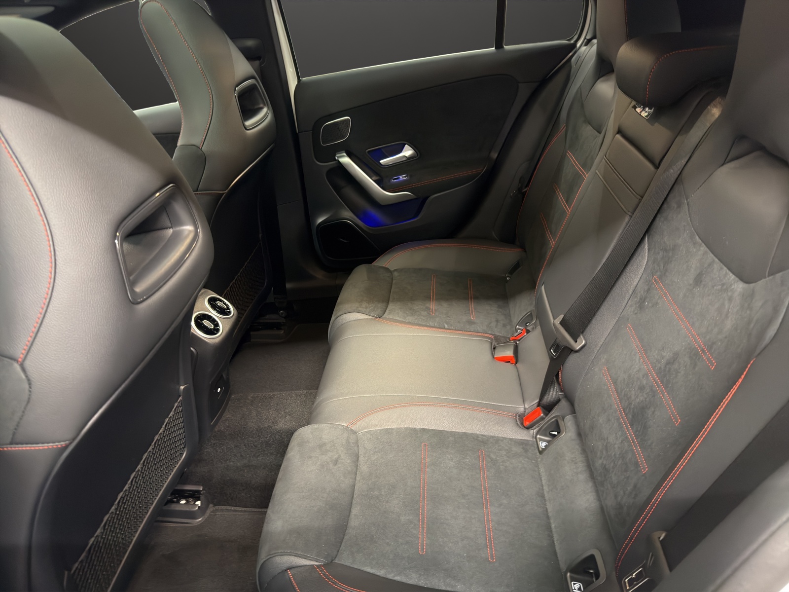 MERCEDES-BENZ A AMG 35 4Matic 8G-DCT-image-12
