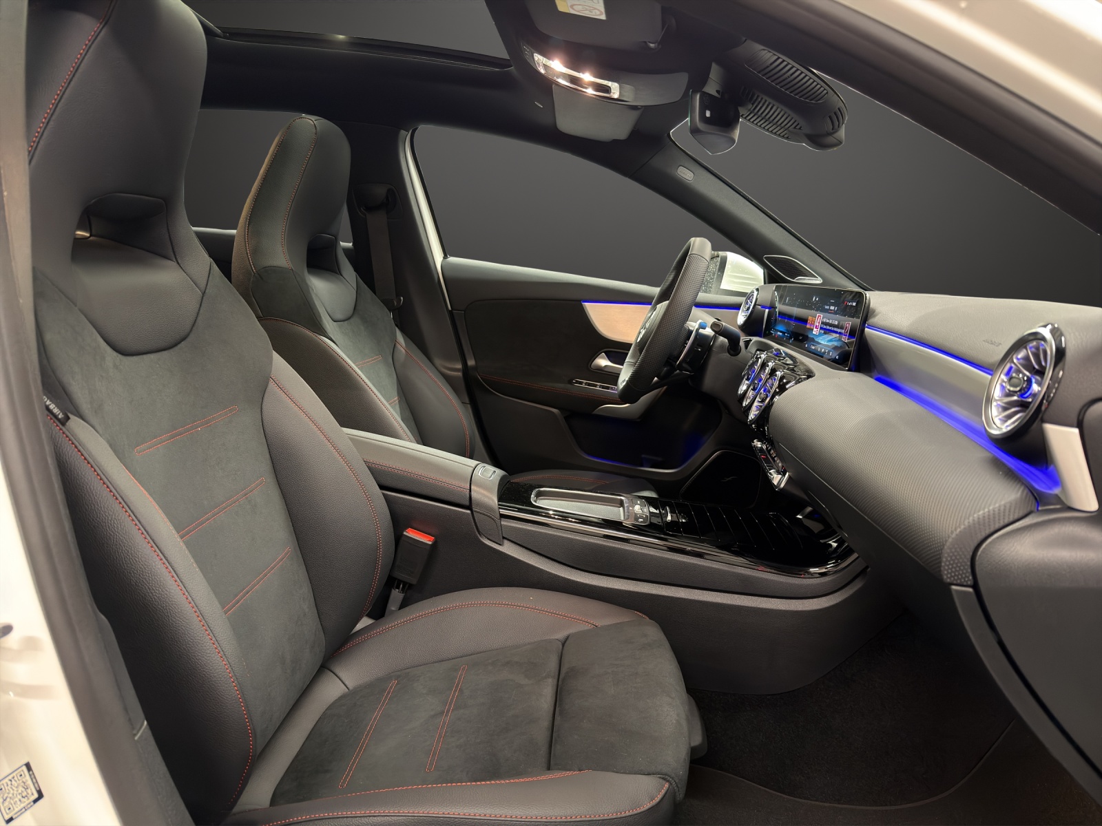 MERCEDES-BENZ A AMG 35 4Matic 8G-DCT-image-11