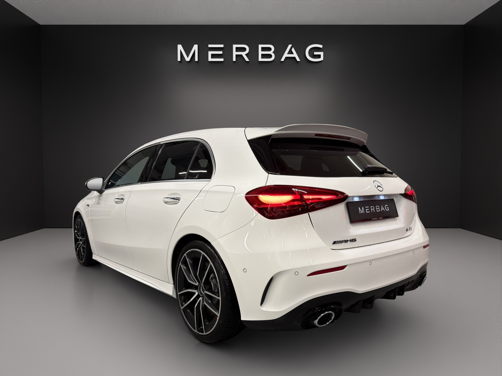 MERCEDES-BENZ A AMG 35 4Matic 8G-DCT-image-4