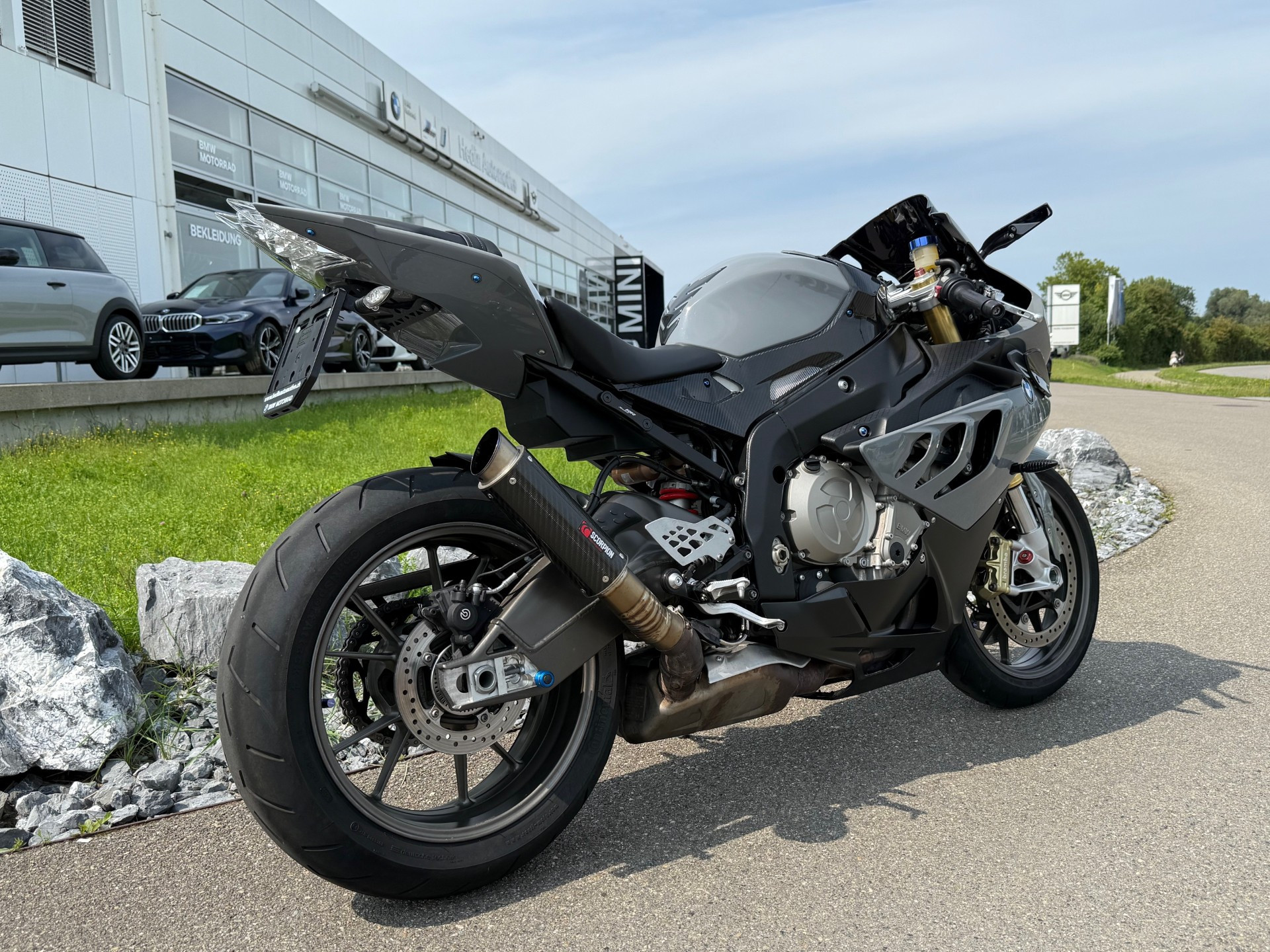 BMW S 1000 RR "Stealth Bomber"-image-2