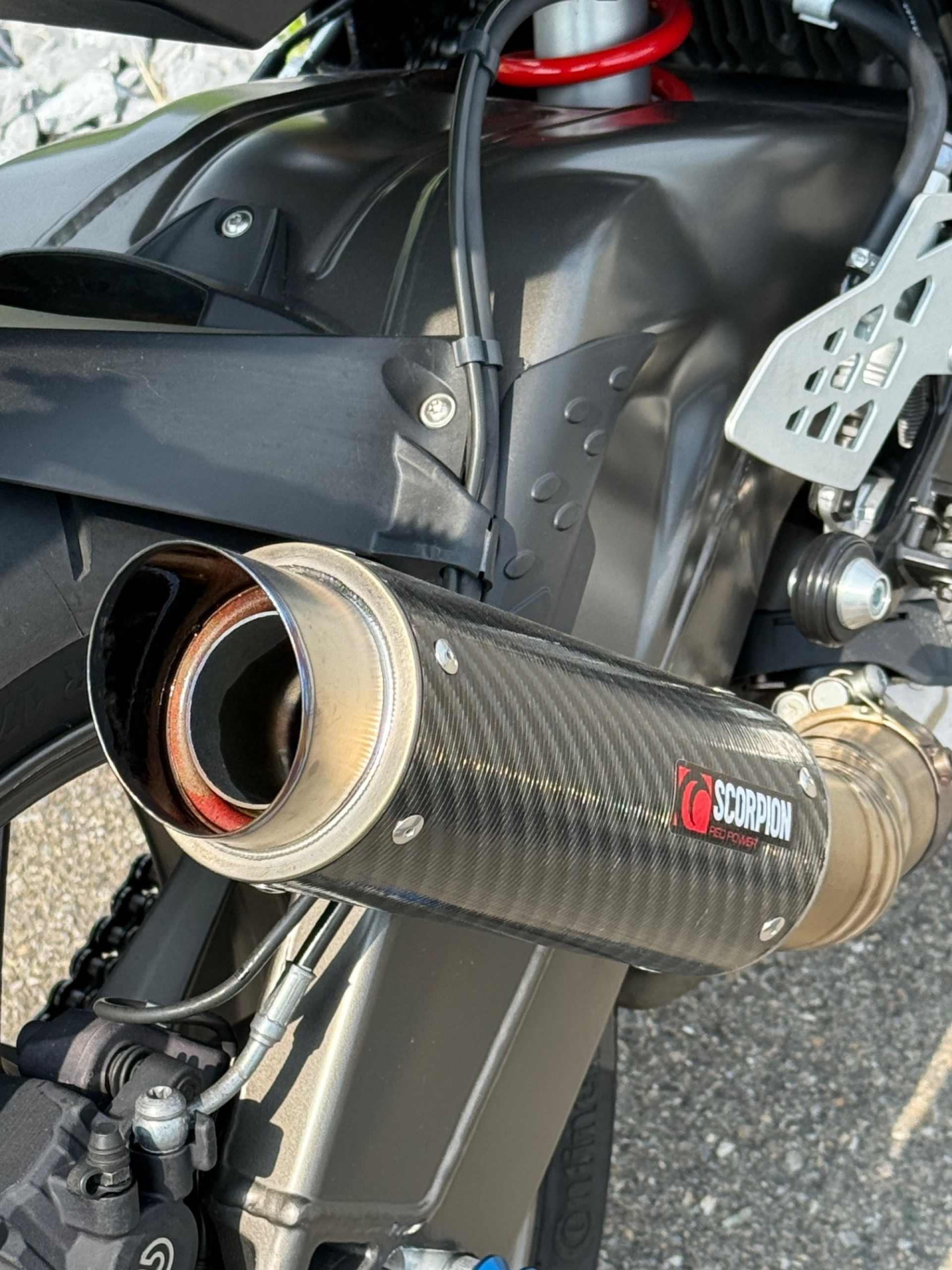 BMW S 1000 RR "Stealth Bomber"-image-4