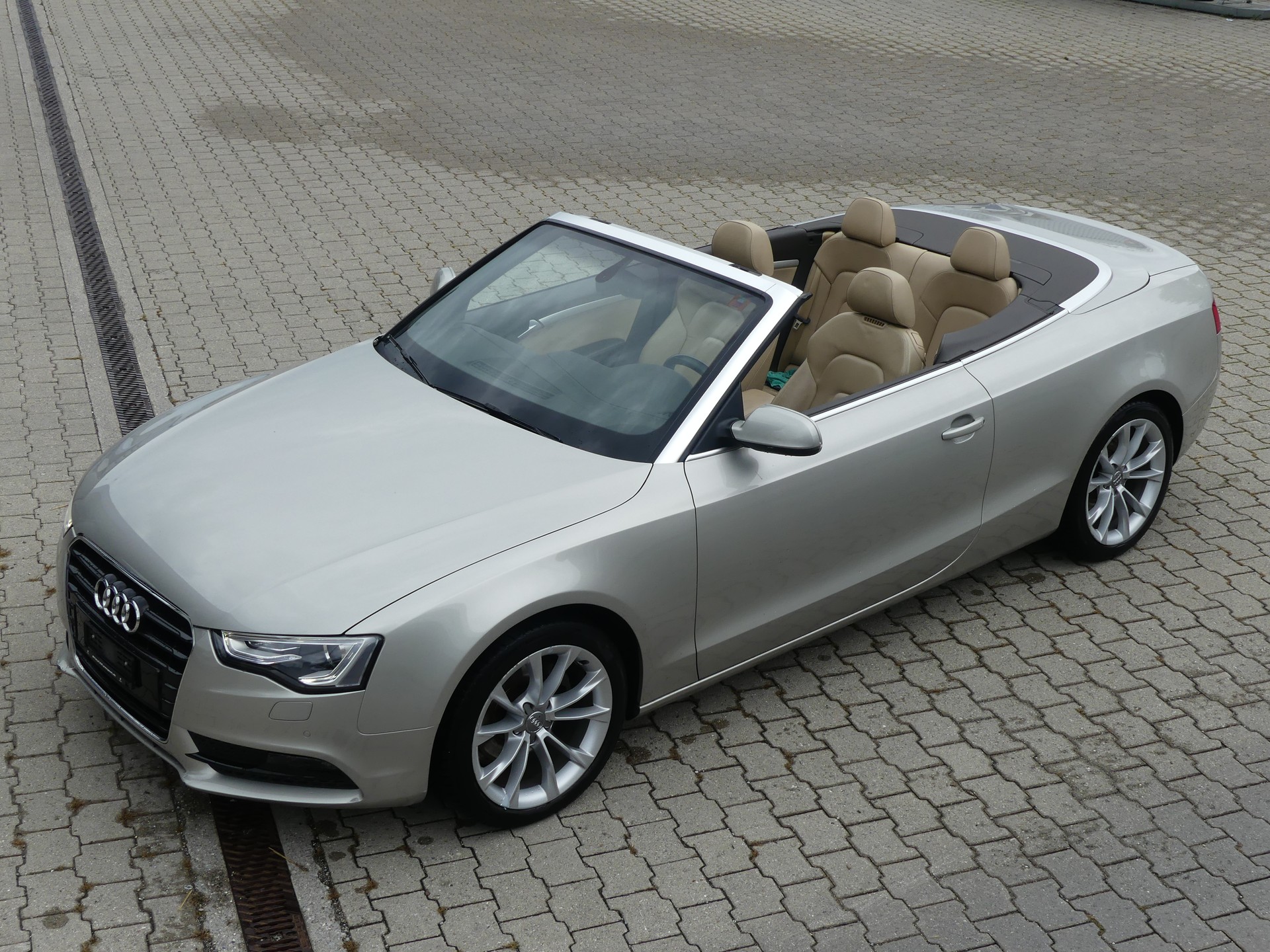 AUDI A5 Cabrio 1.8 TFSI-image-13