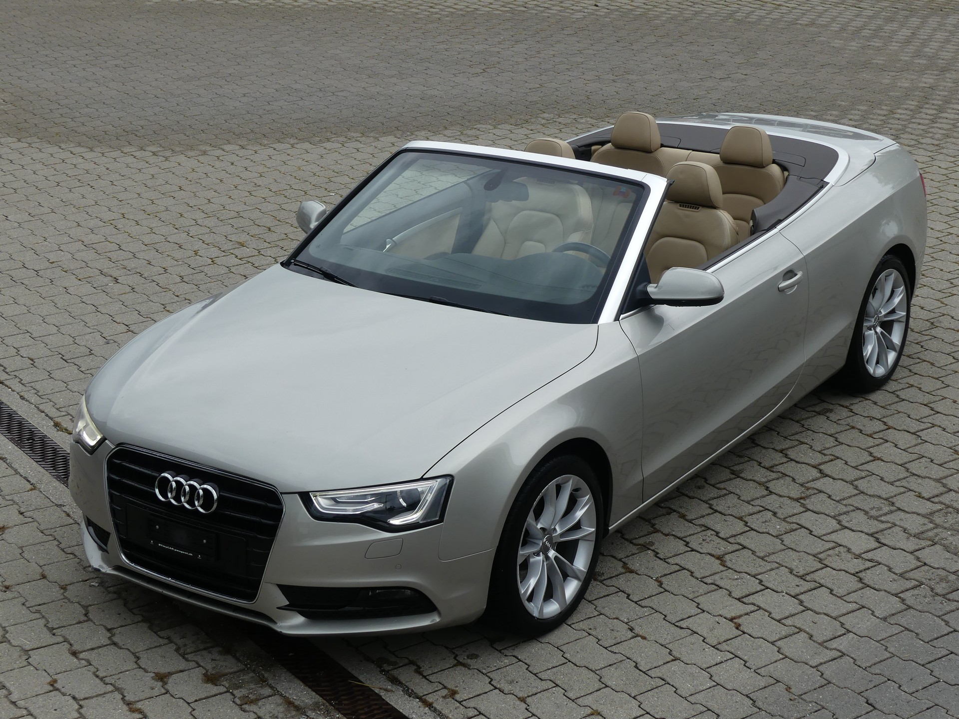 AUDI A5 Cabrio 1.8 TFSI-image-2