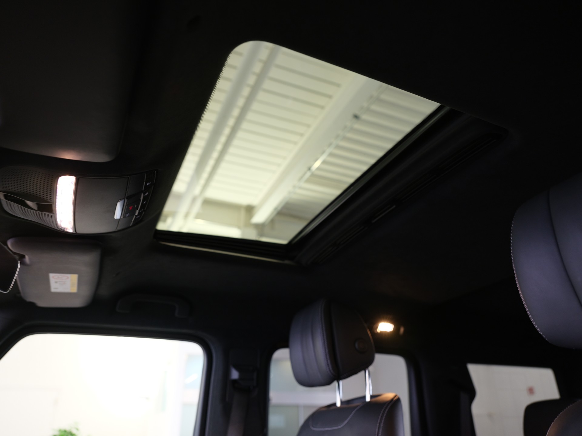MERCEDES-BENZ G 500 AMG Line 9G-Tronic-image-15