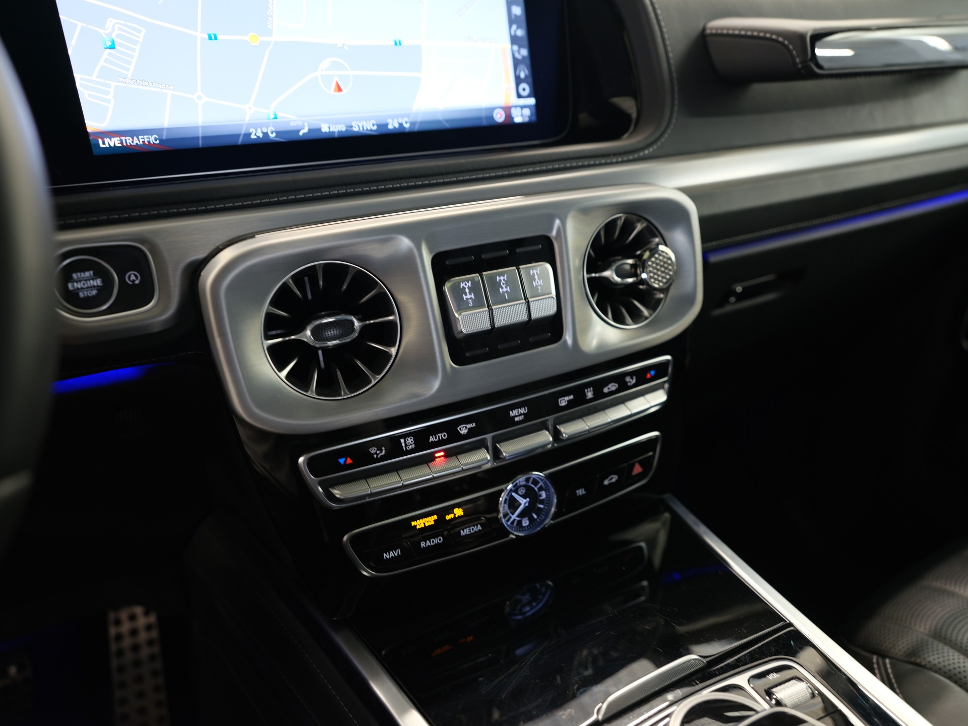 MERCEDES-BENZ G 500 AMG Line 9G-Tronic-image-21