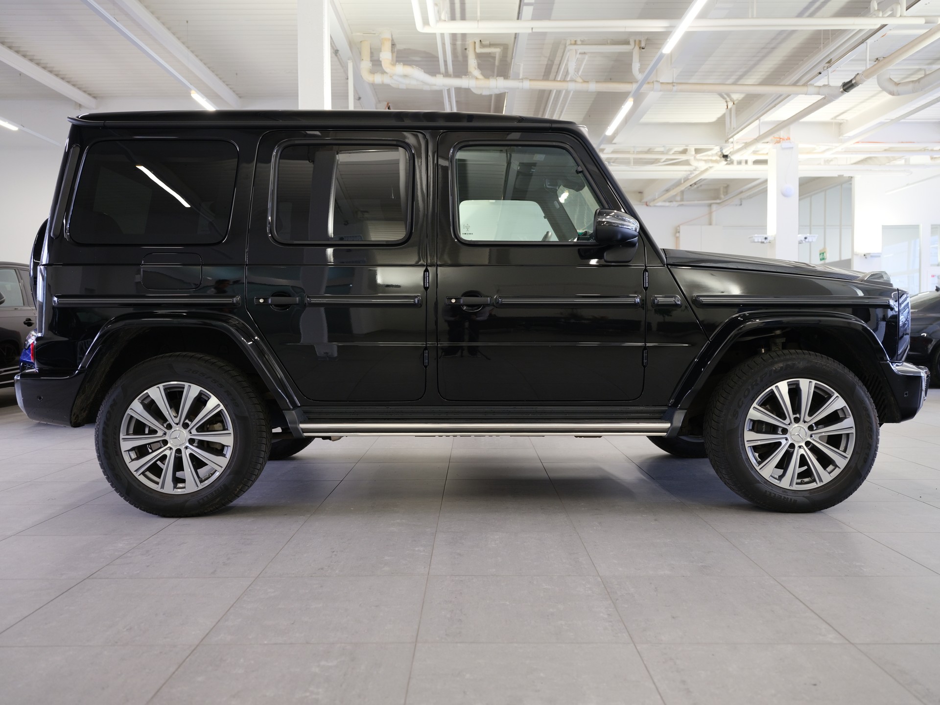 MERCEDES-BENZ G 500 AMG Line 9G-Tronic-image-7