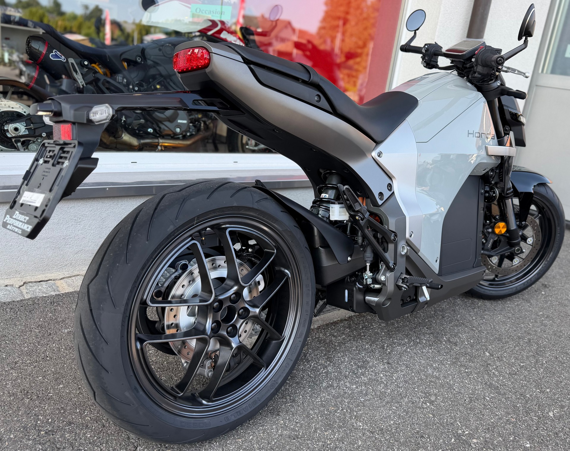 HONDA WN7-showroom-element-3