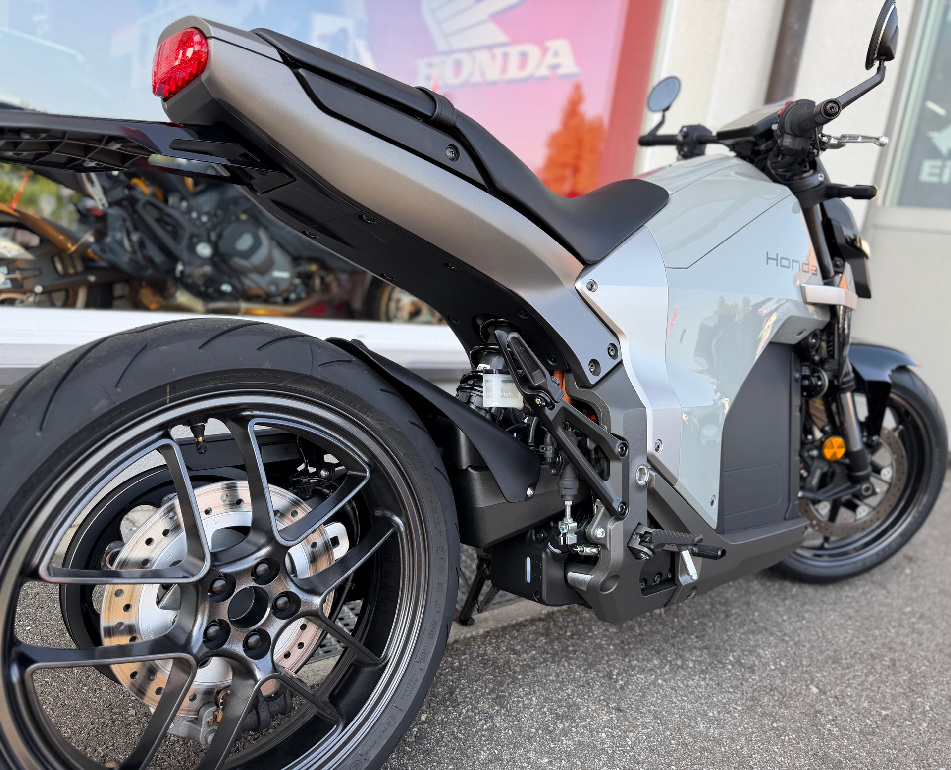 HONDA WN7-image-7