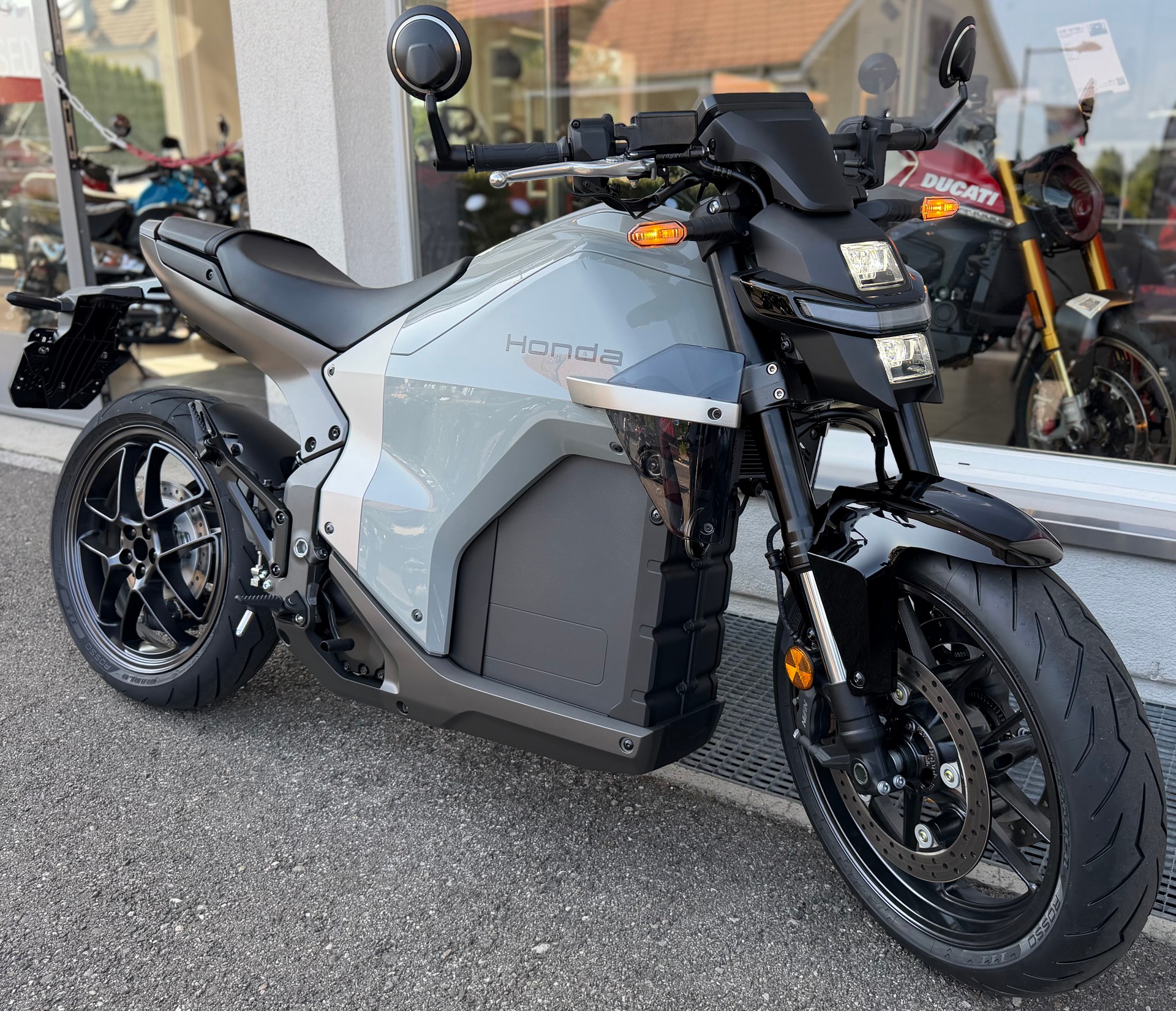 HONDA WN7-image-9