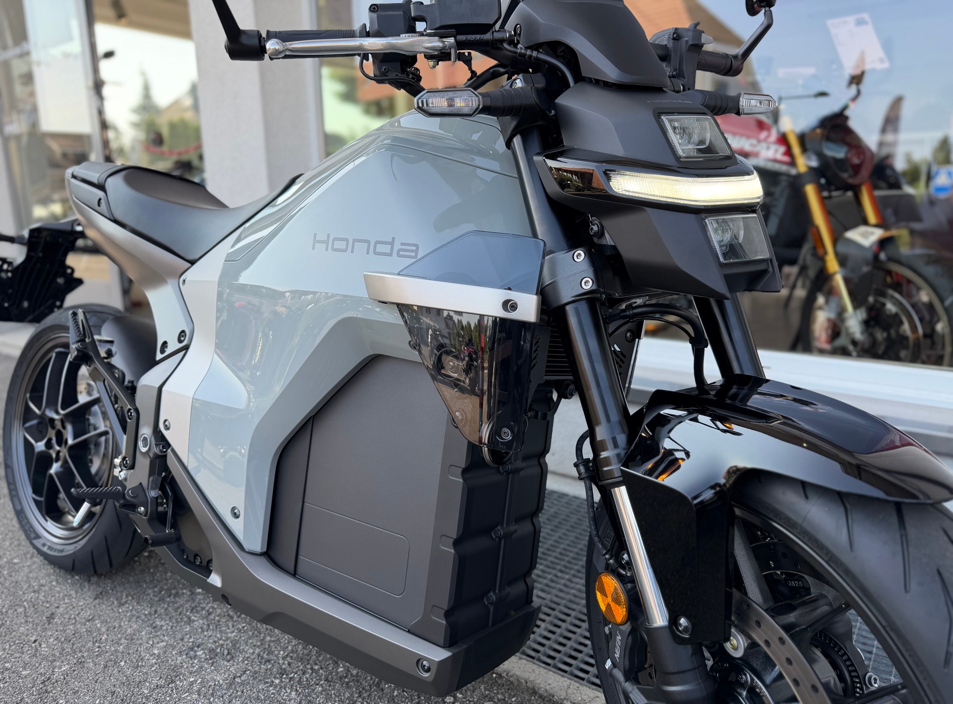 HONDA WN7-image-5