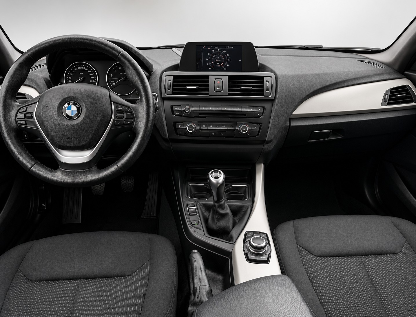 BMW 114i Business-image-11
