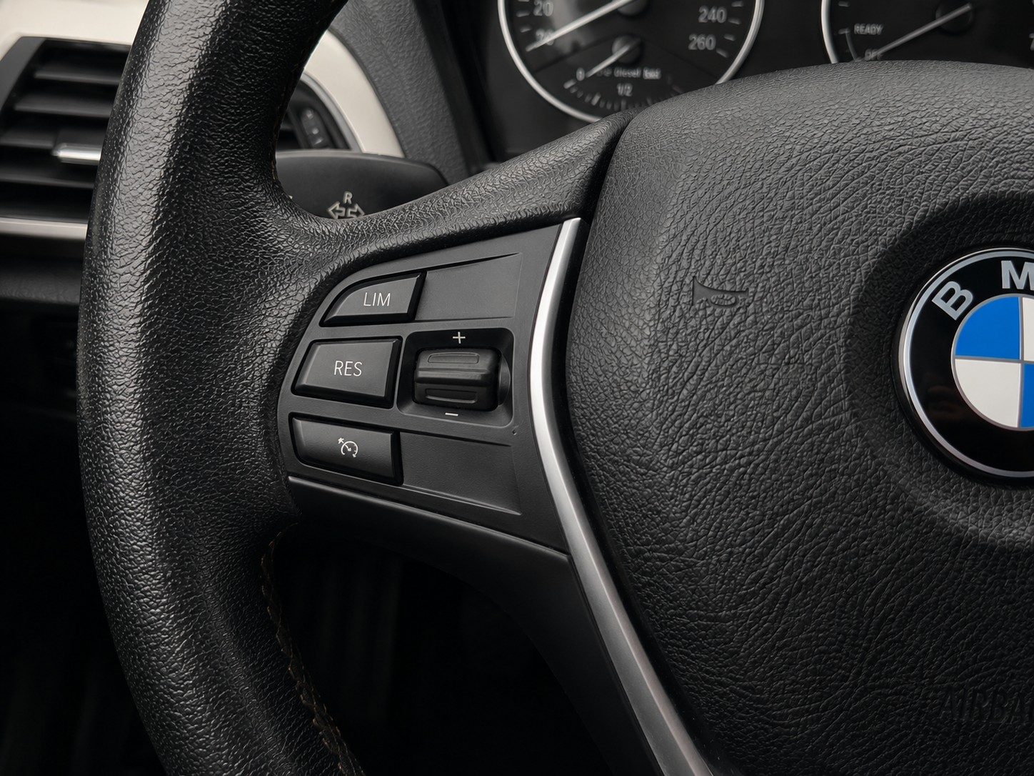 BMW 114i Business-image-14