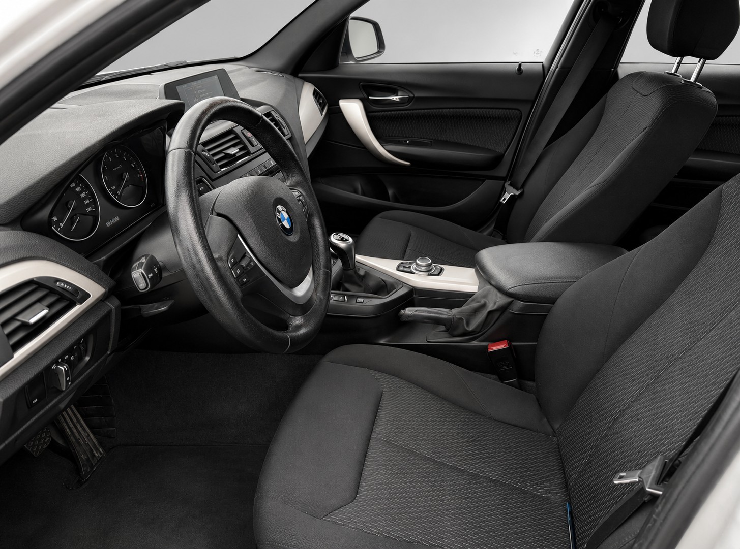 BMW 114i Business-image-12