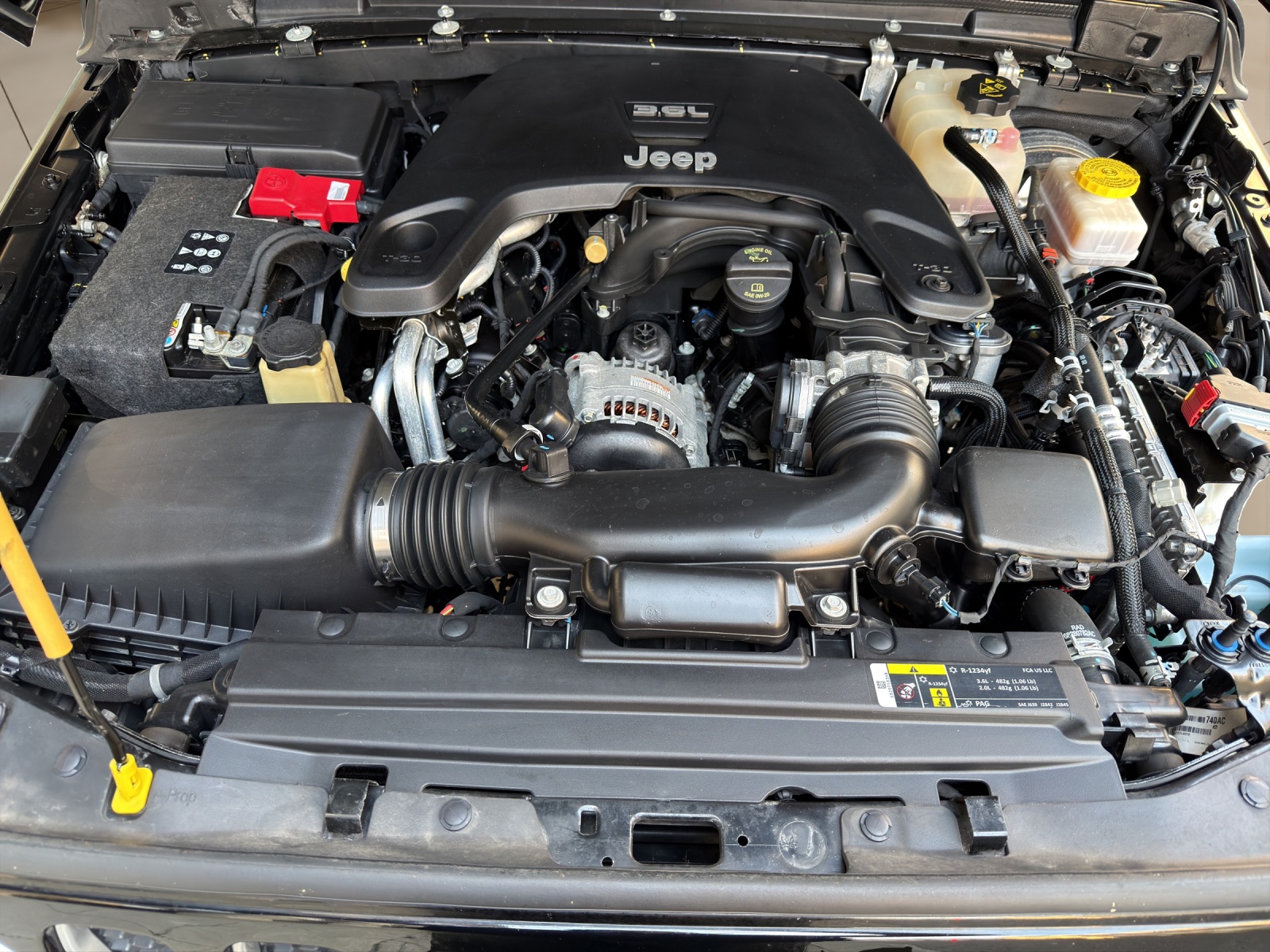 JEEP SAHARA-image-18