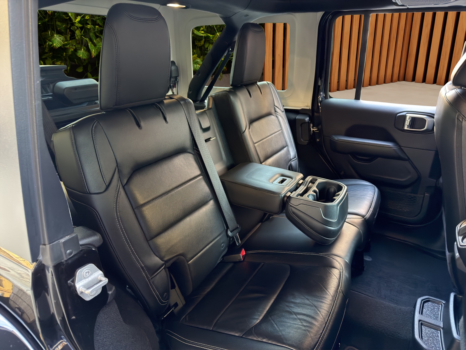 JEEP SAHARA-image-16