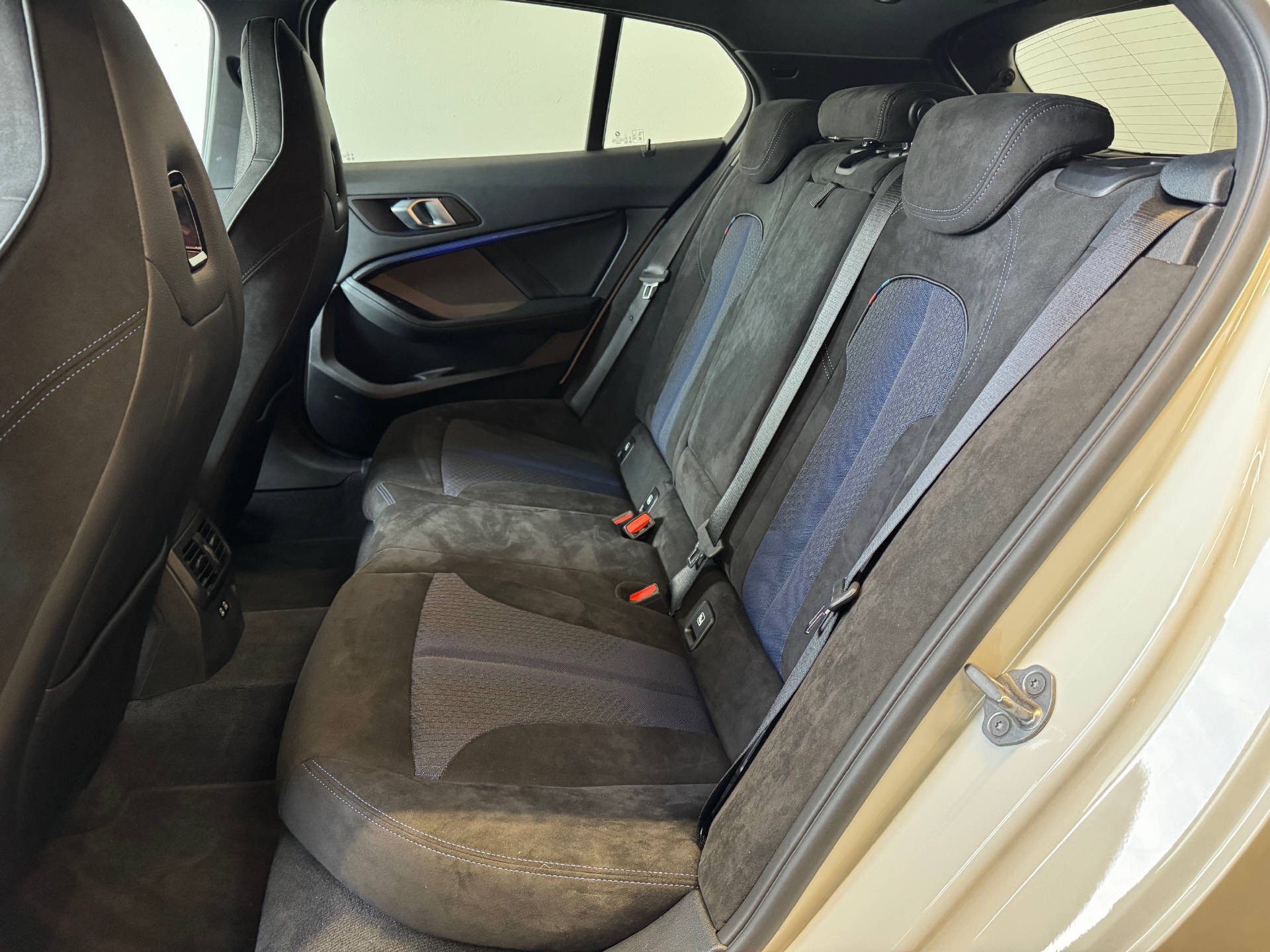 BMW 120d xDrive SAG-image-4