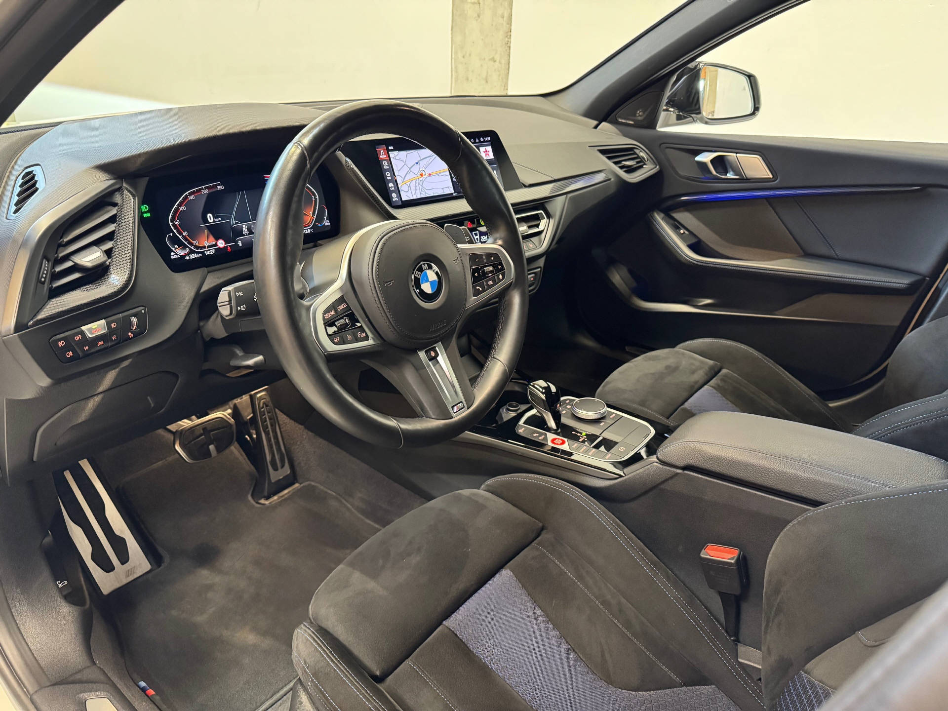 BMW 120d xDrive SAG-image-2