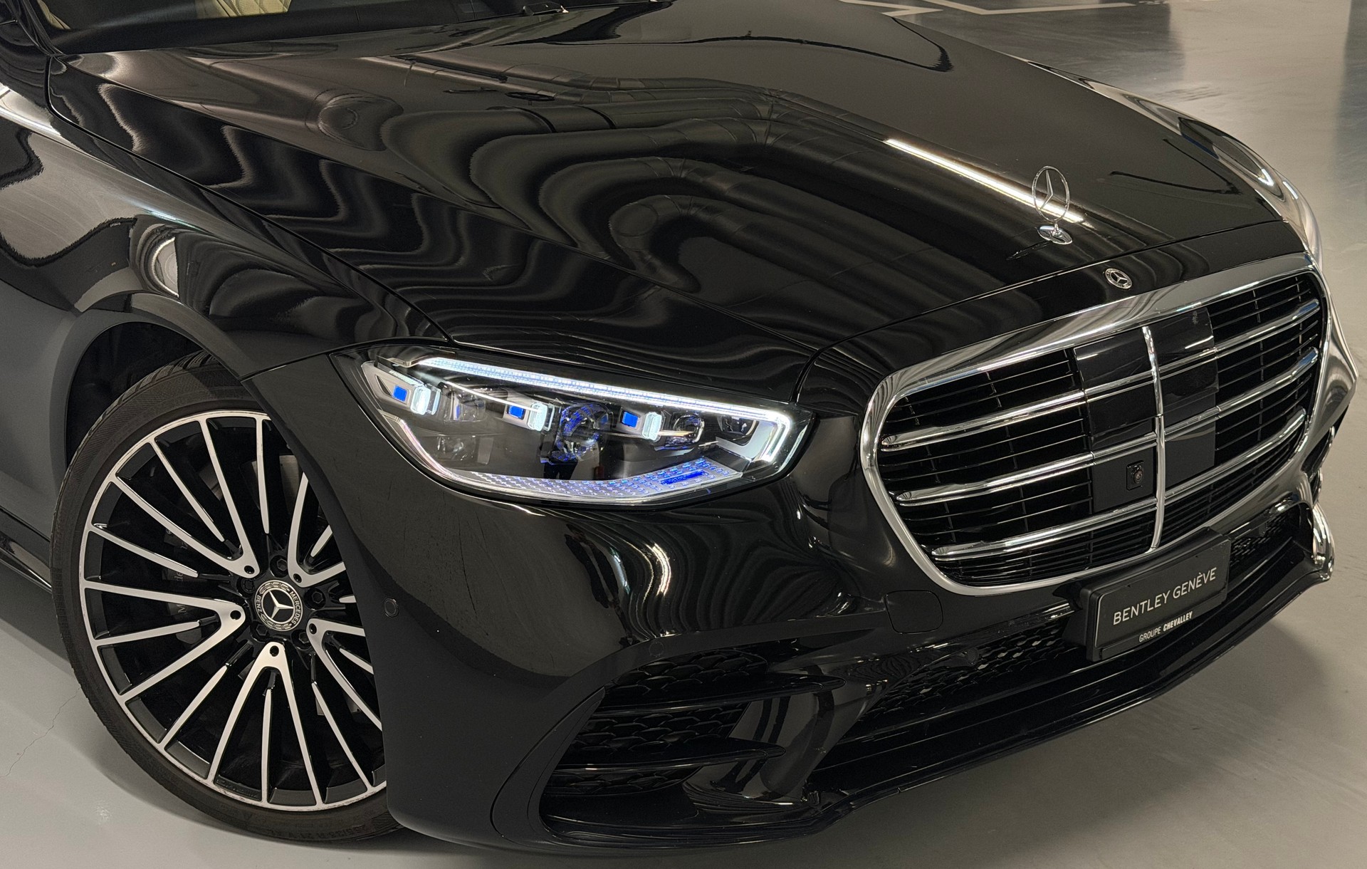 MERCEDES-BENZ S 580 L 4Matic AMG Line 9G-Tronic-image-24