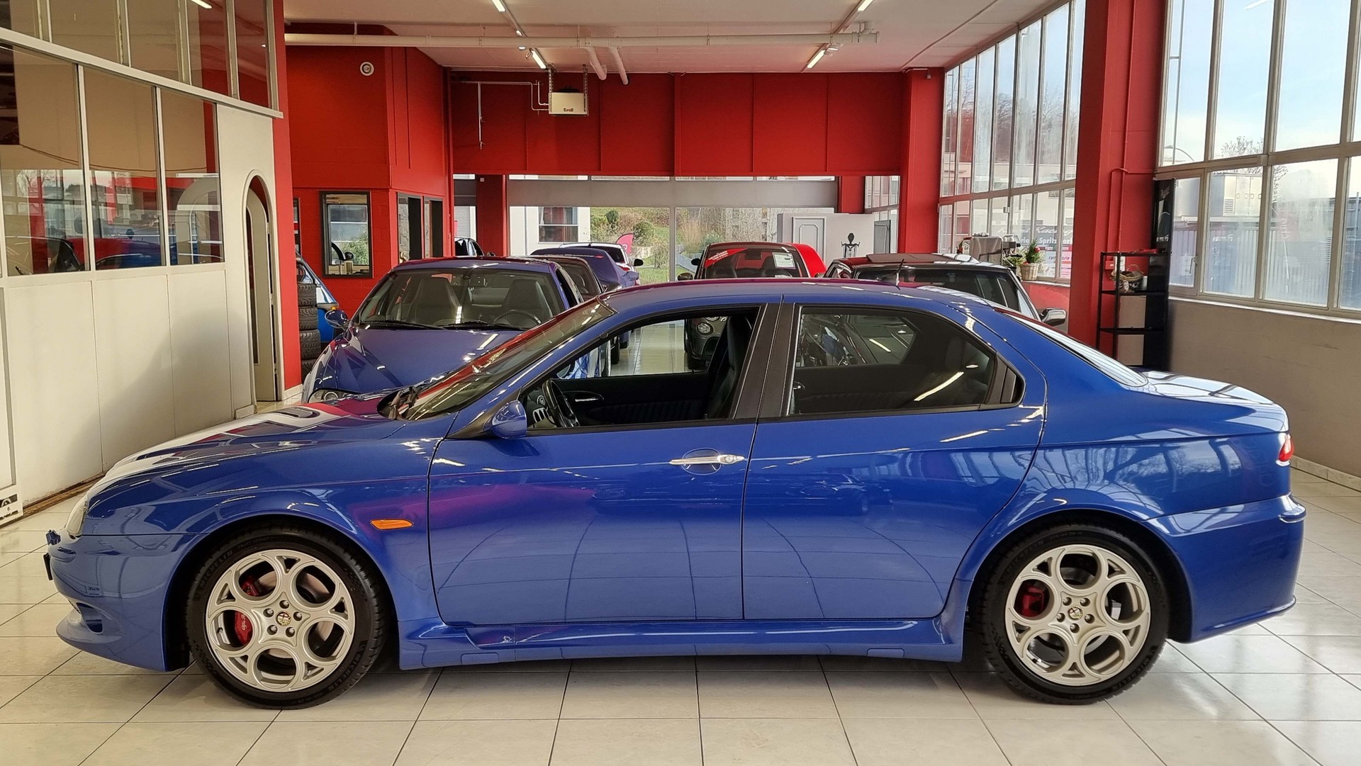 ALFA ROMEO 156 3.2 V6 24V GTA Distinctive-showroom-element-2