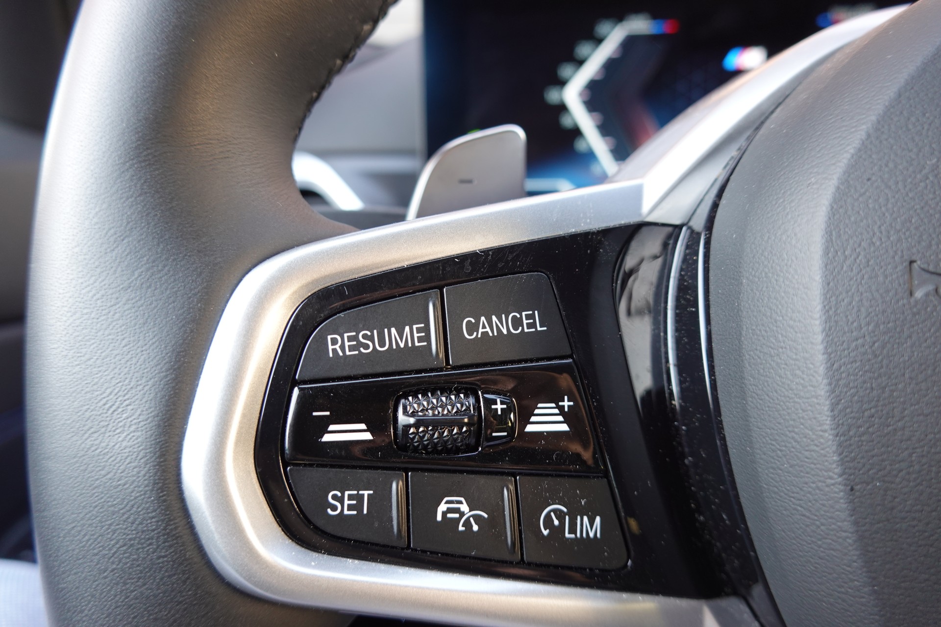 BMW 330i Touring xDrive Steptronic M Sport - "Caméra * Tempomat Adapt. * Hayon Electrique * Drive Select"-image-13