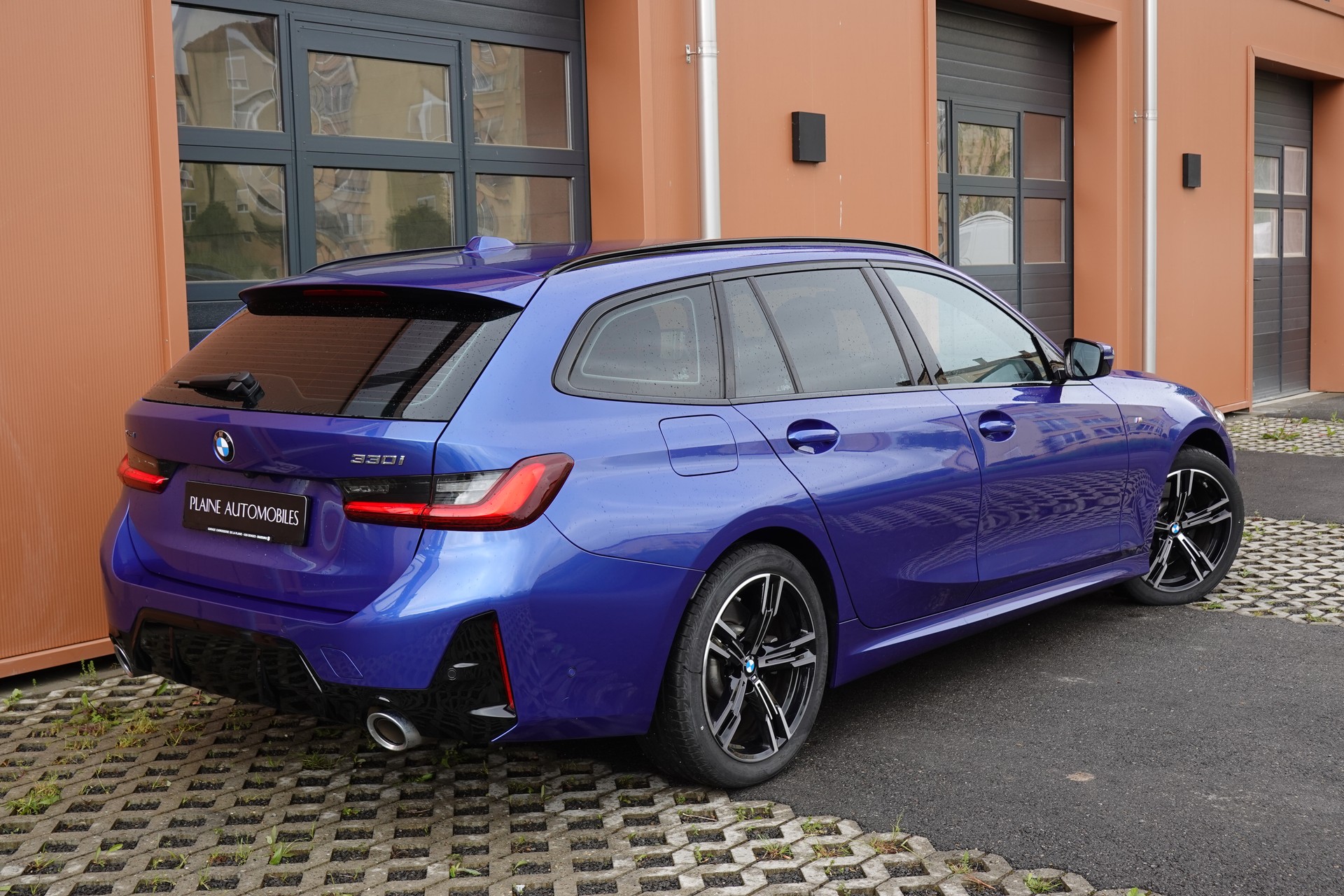 BMW 330i Touring xDrive Steptronic M Sport - "Caméra * Tempomat Adapt. * Hayon Electrique * Drive Select"-image-5