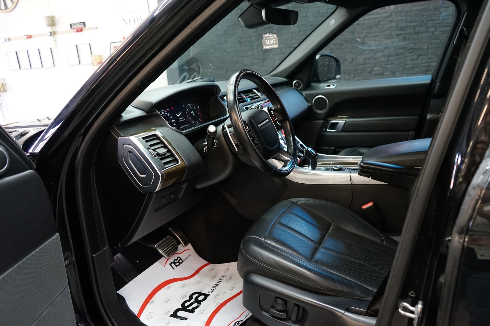 LAND ROVER Range Rover Sport 3.0 SDV6 HSE Automatic-showroom-element-3