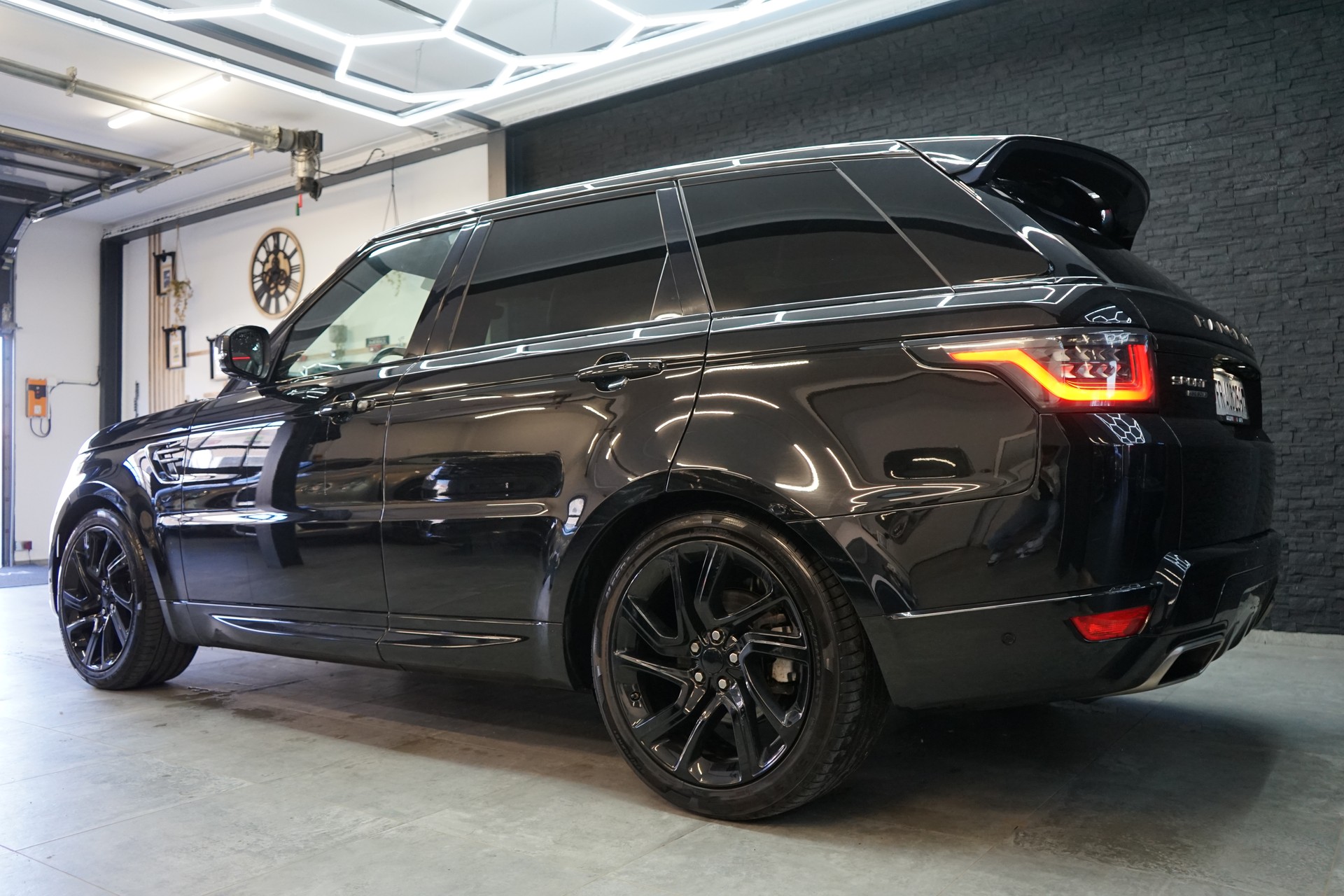 LAND ROVER Range Rover Sport 3.0 SDV6 HSE Automatic-showroom-element-2
