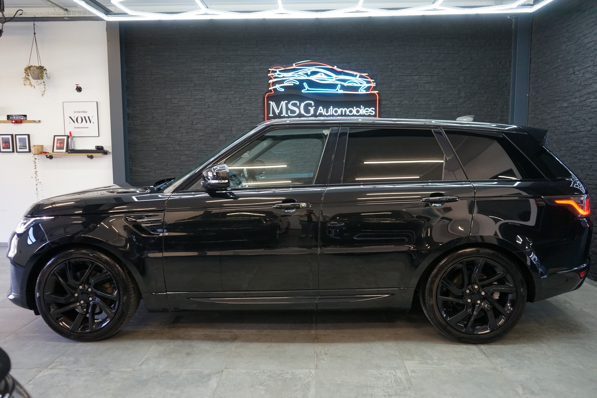 LAND ROVER Range Rover Sport 3.0 SDV6 HSE Automatic-showroom-element-1