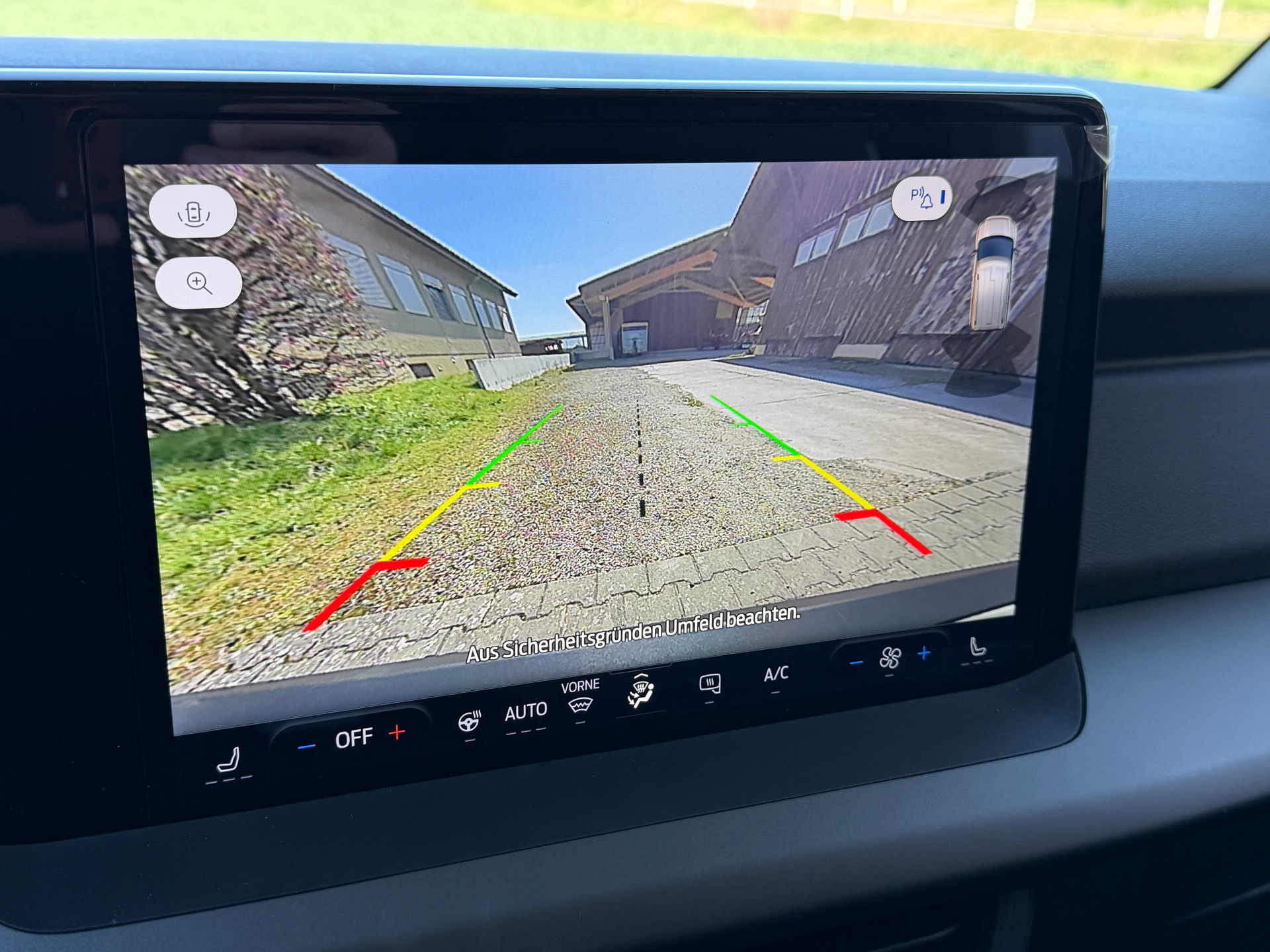 FORD E-Transit Courier Van Trend 43,5kWh-image-12