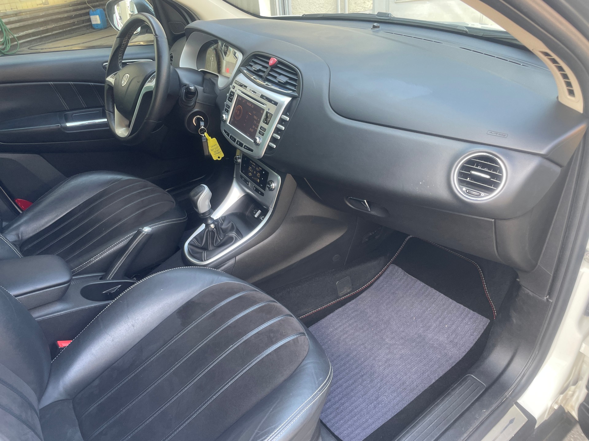 LANCIA Delta 1.4 Turbo-Multiair Oro-image-15