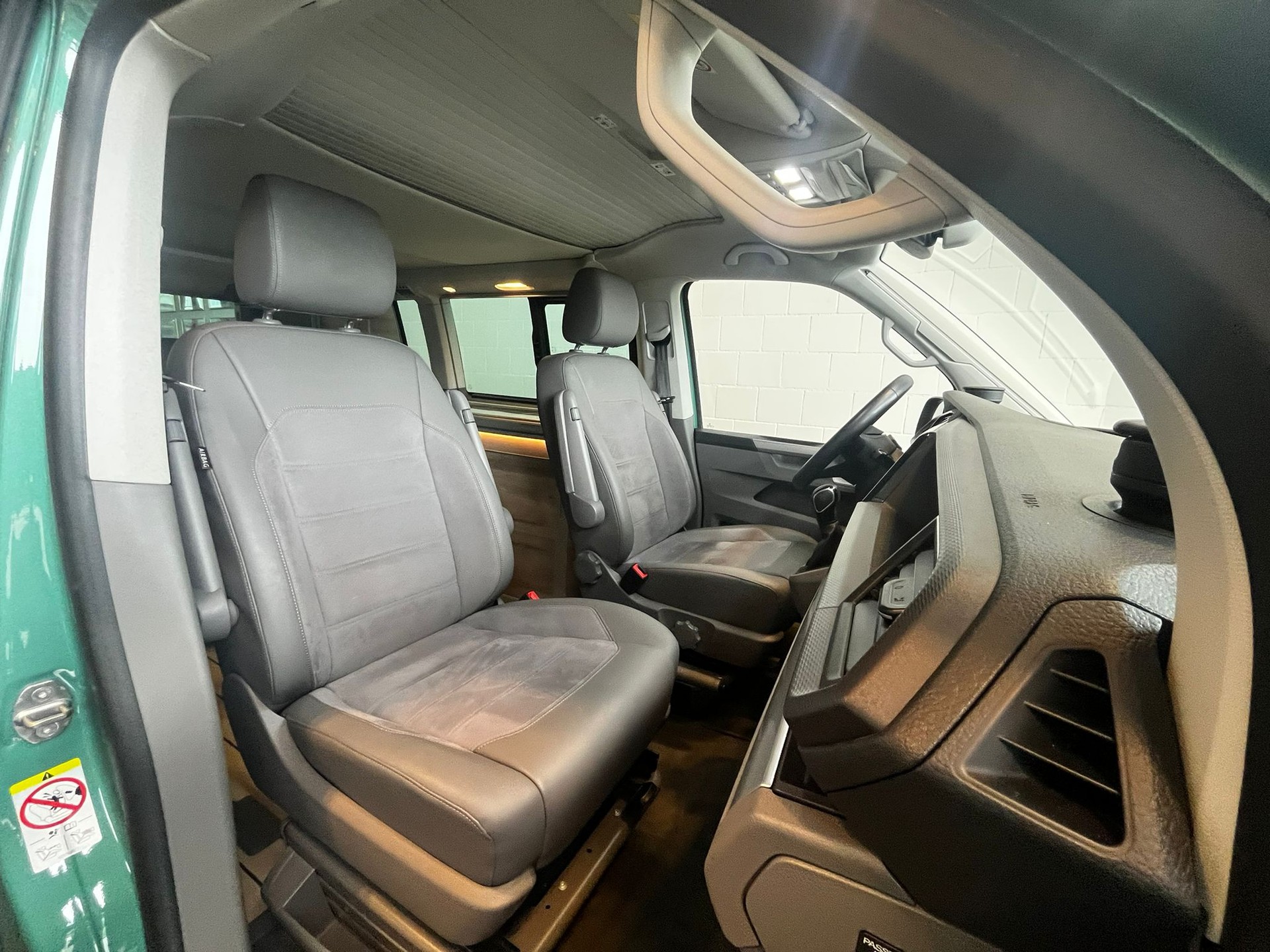 VW T6.1 California 2.0 Bi-TDI Ocean Edition Liberty DSG-image-15