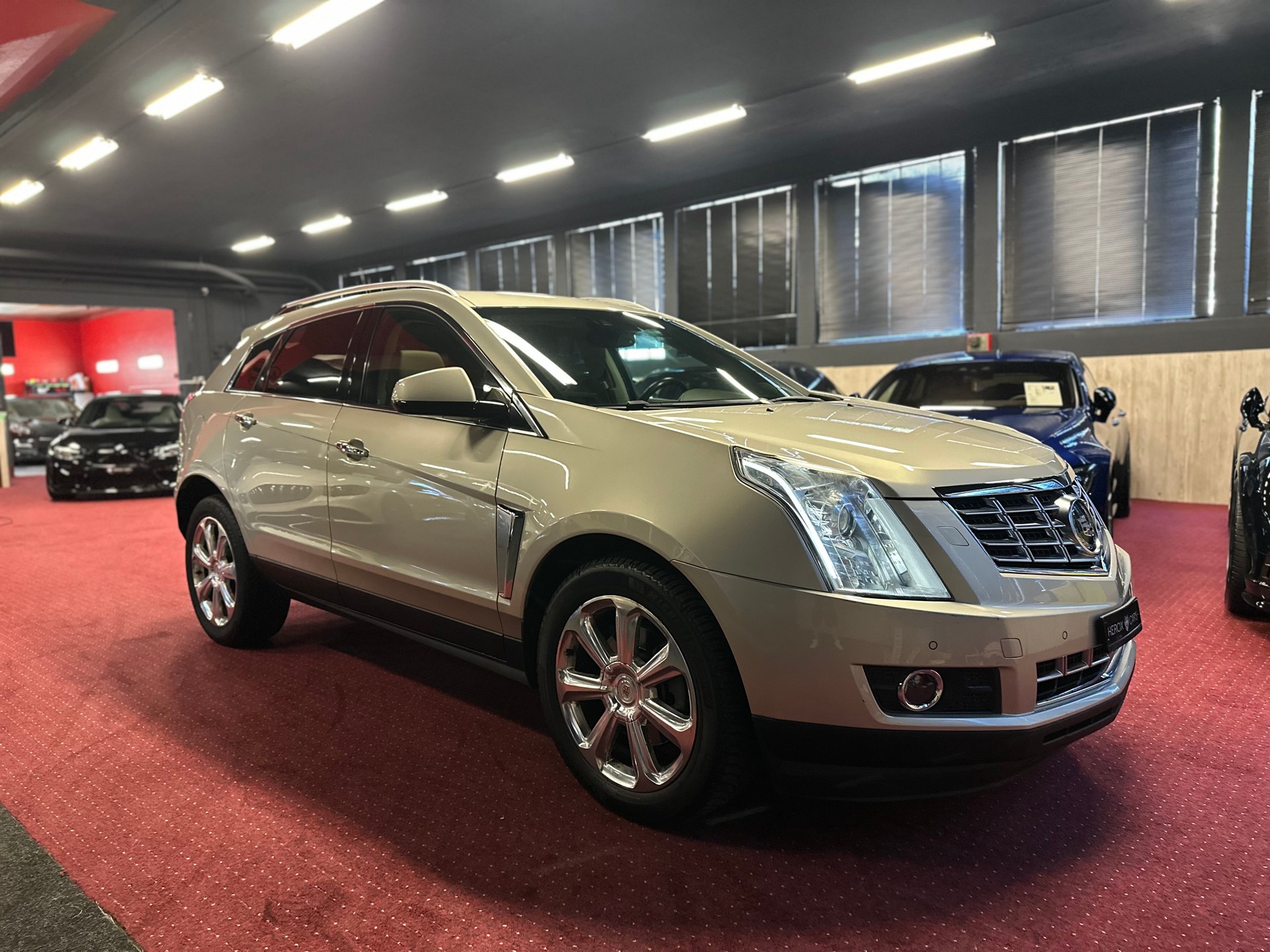 CADILLAC SRX 3.6 V6 Sport Luxury 4WD Automatic / ** Frisch ab MFK + Service **-showroom-element-2