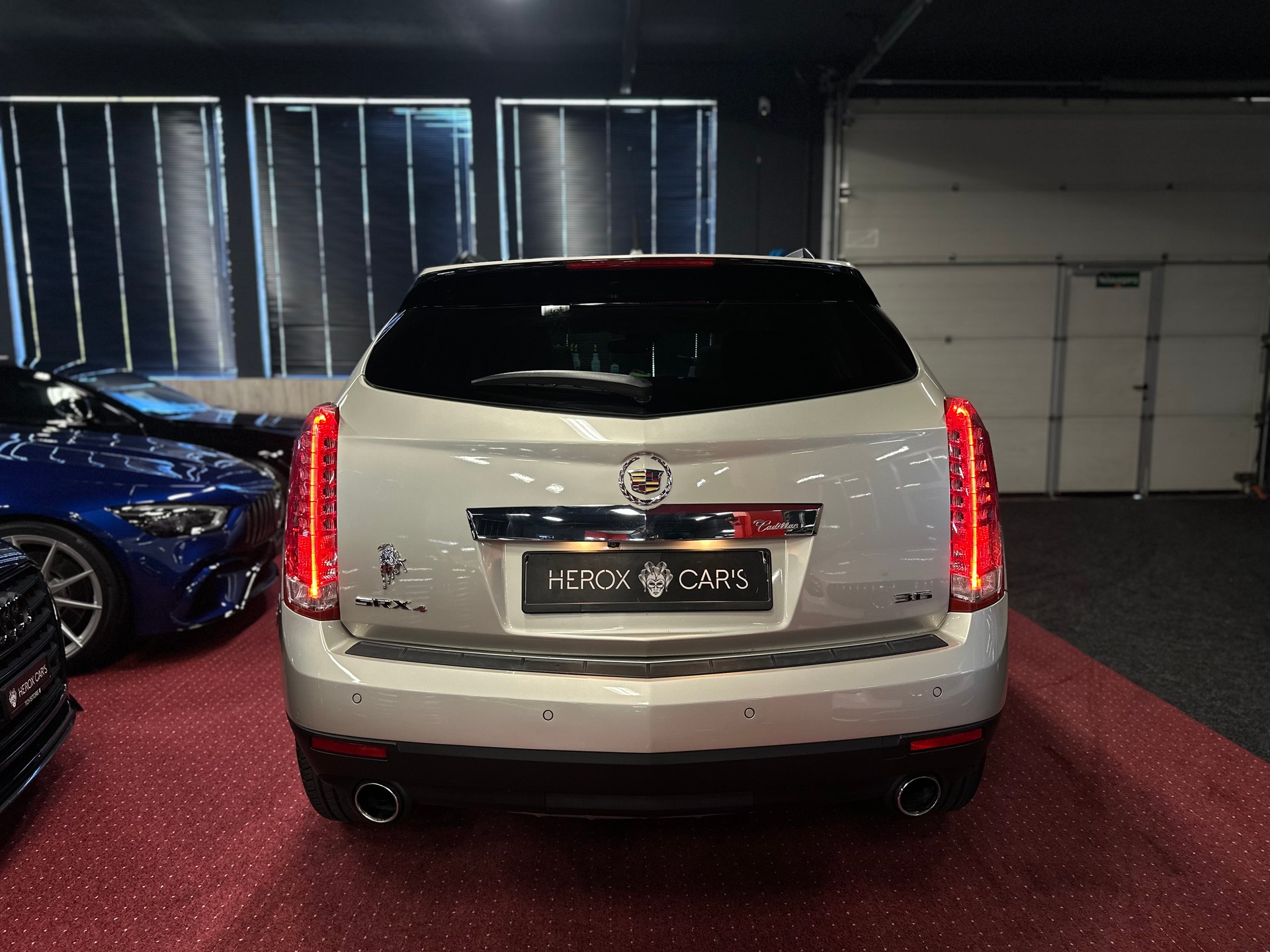 CADILLAC SRX 3.6 V6 Sport Luxury 4WD Automatic / ** Frisch ab MFK + Service **-image-5
