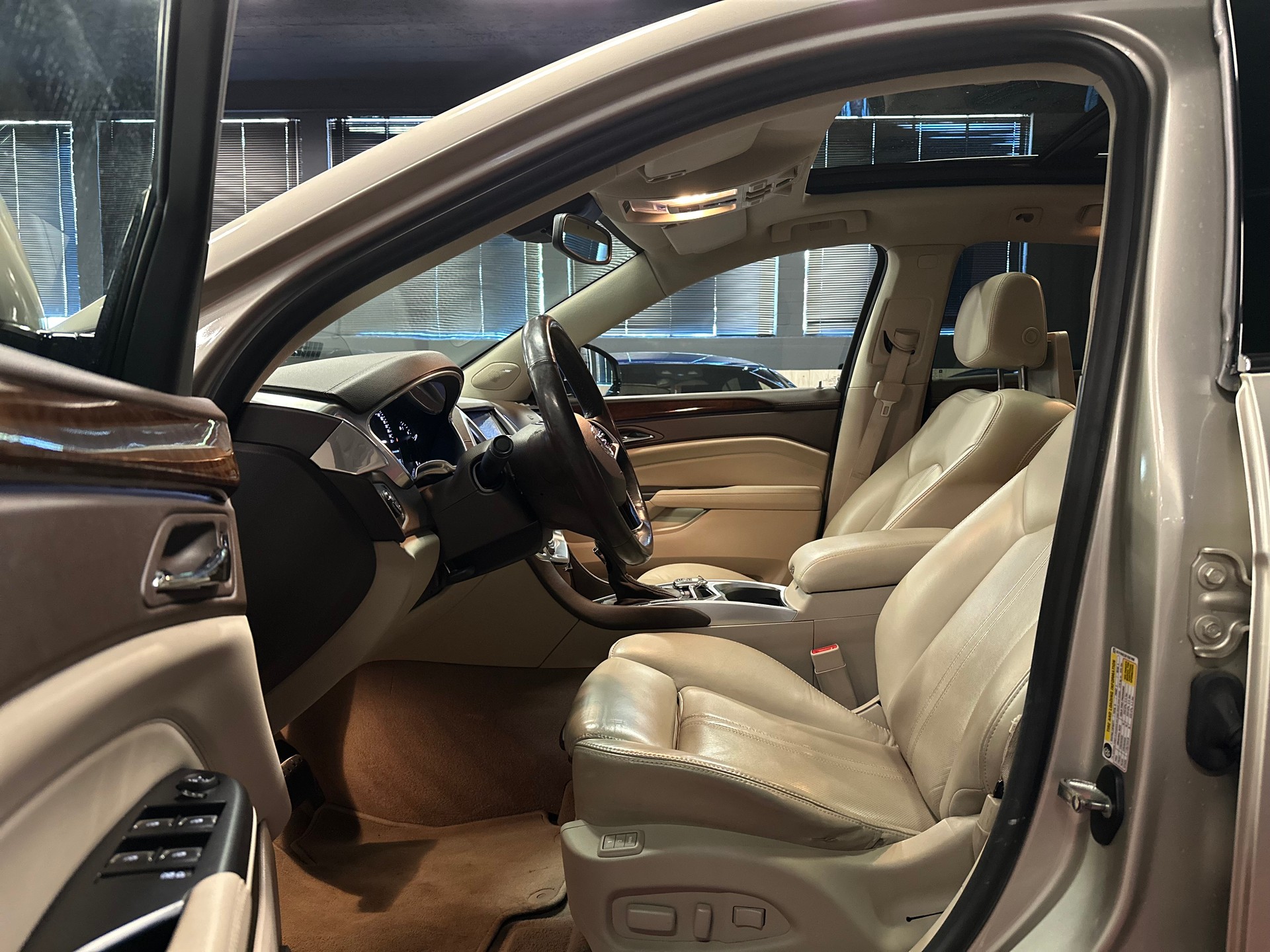 CADILLAC SRX 3.6 V6 Sport Luxury 4WD Automatic / ** Frisch ab MFK + Service **-image-10