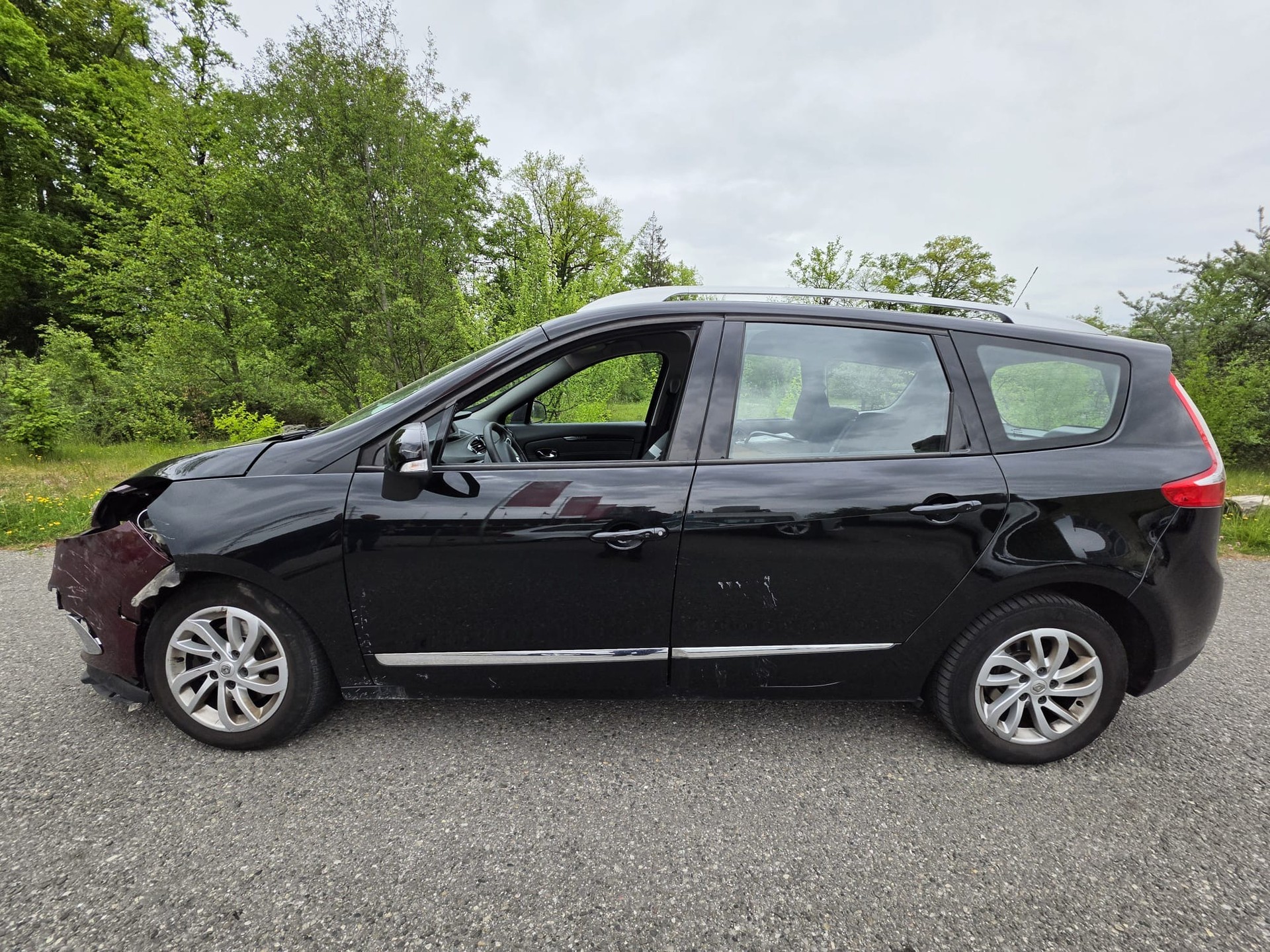 RENAULT Grand Scénic 1.4 16V Turbo Expression-image-2