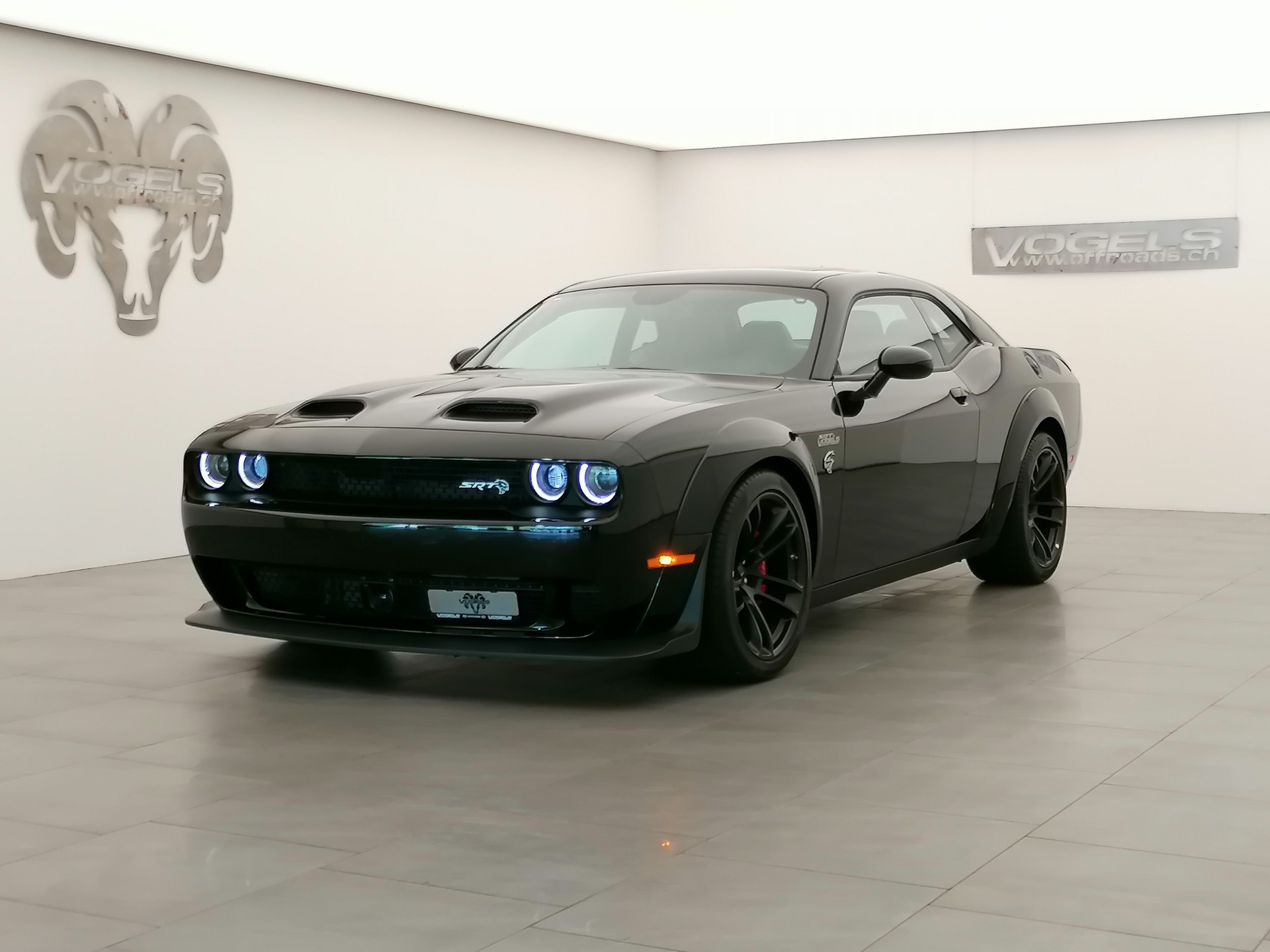 DODGE Challenger Hellcat WB Jailbreak-image-0