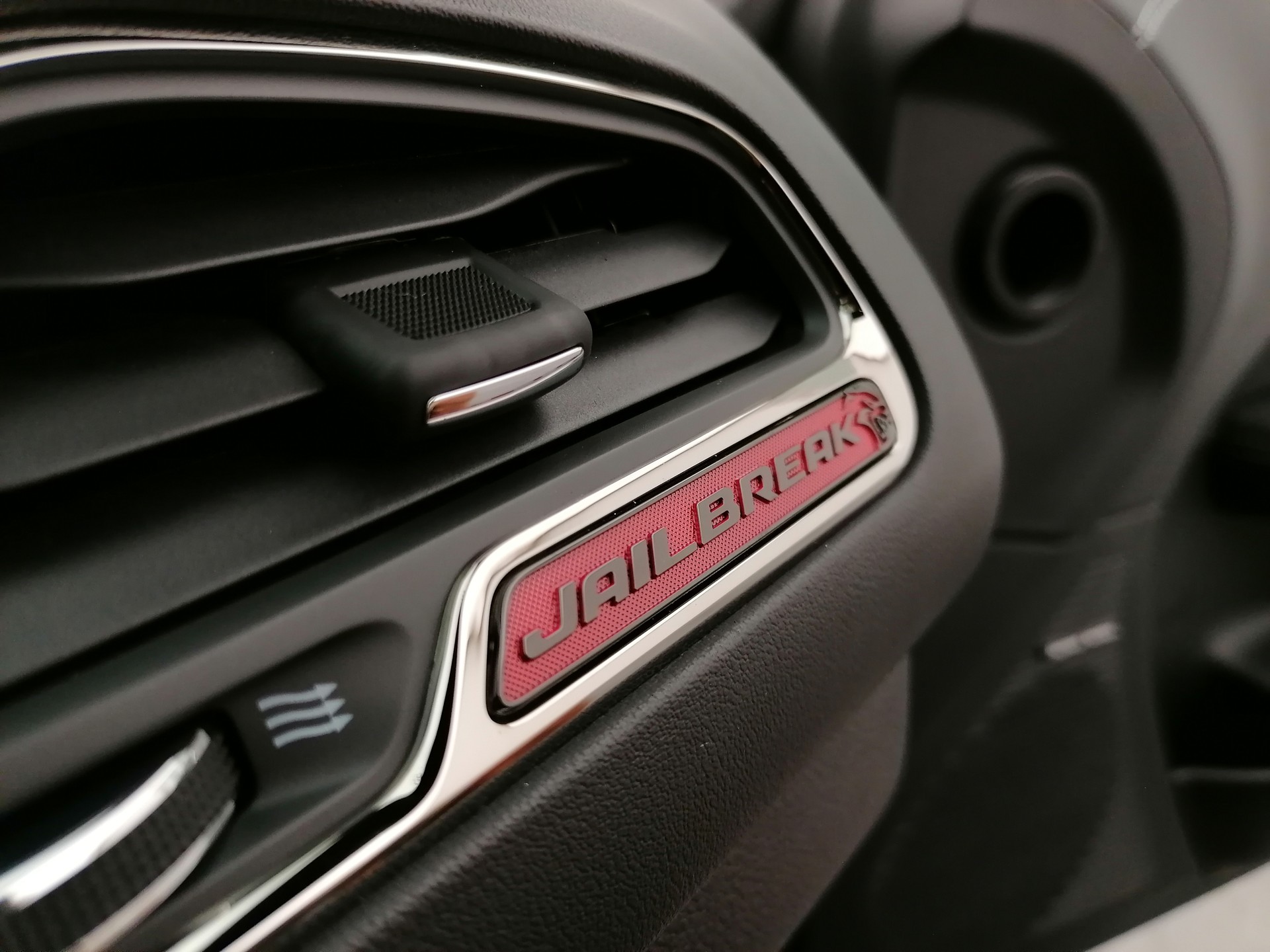 DODGE Challenger Hellcat WB Jailbreak-image-12