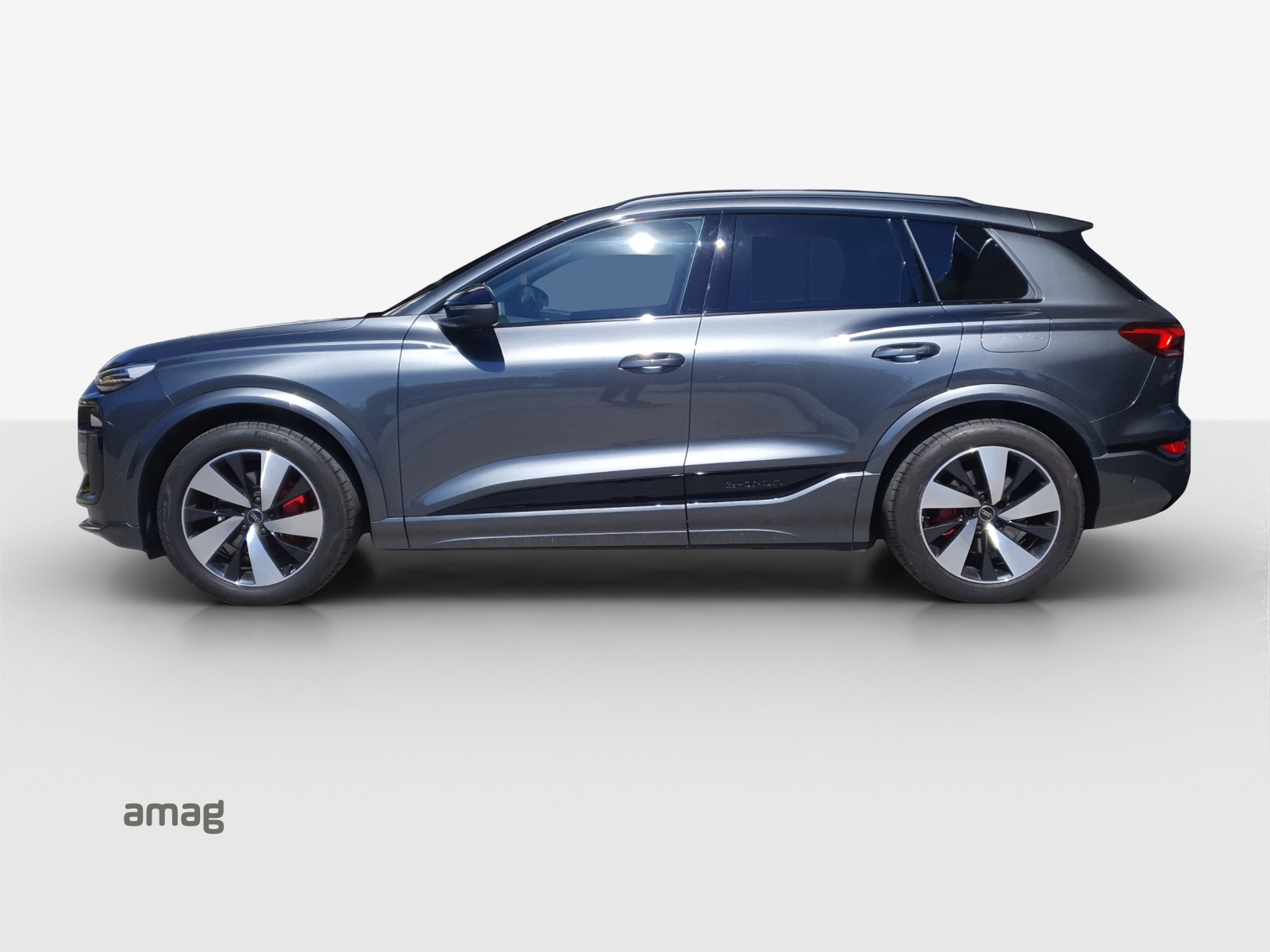 AUDI Q6 e-tron quattro-showroom-element-1