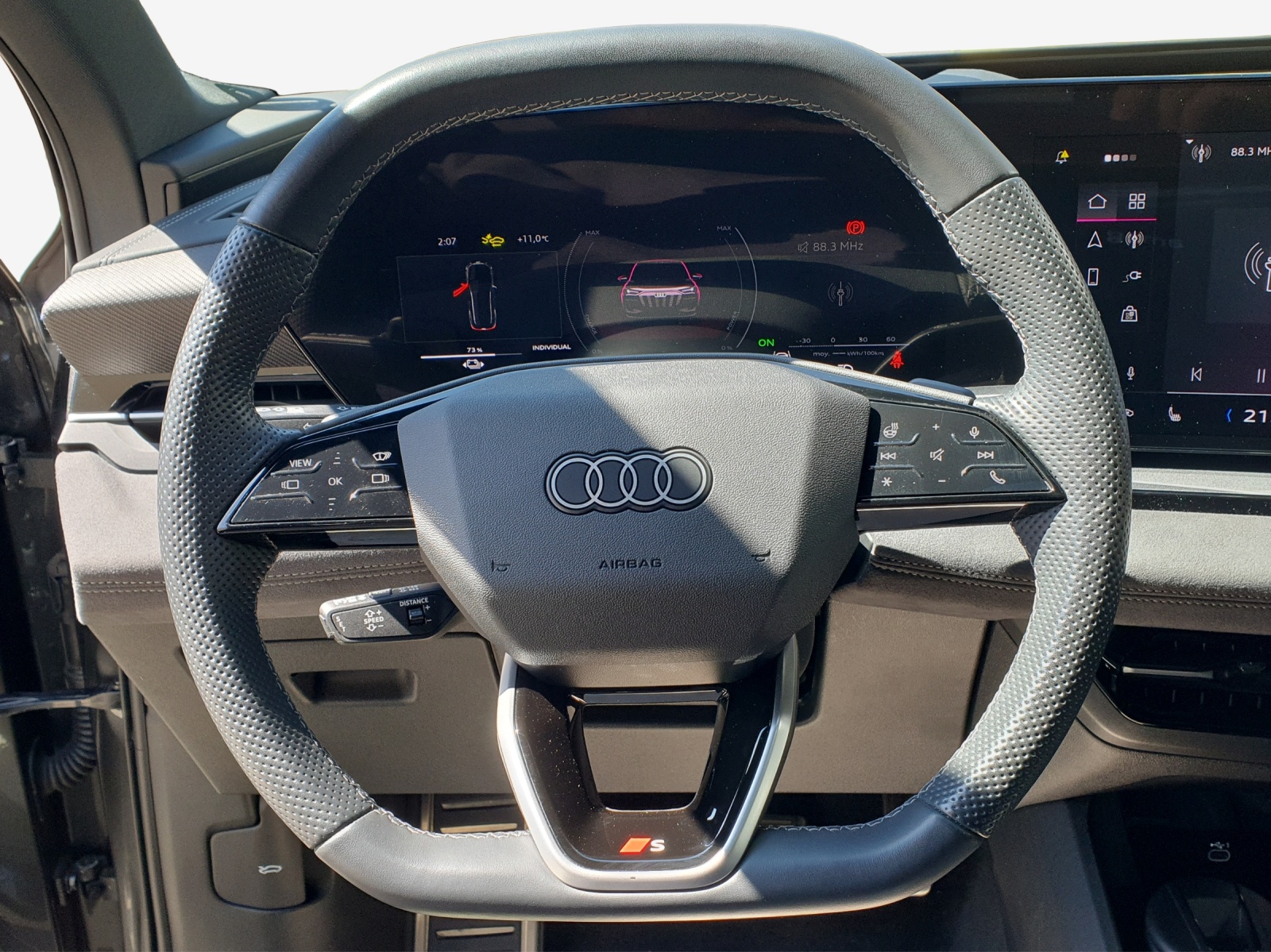 AUDI Q6 e-tron quattro-image-9