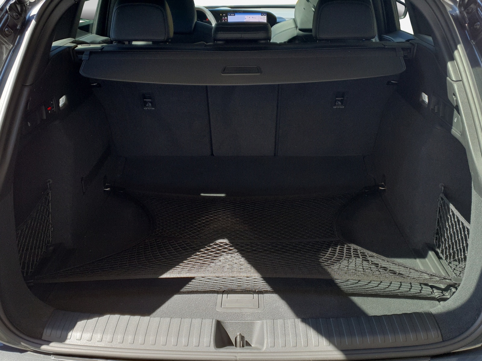 AUDI Q6 e-tron quattro-image-12